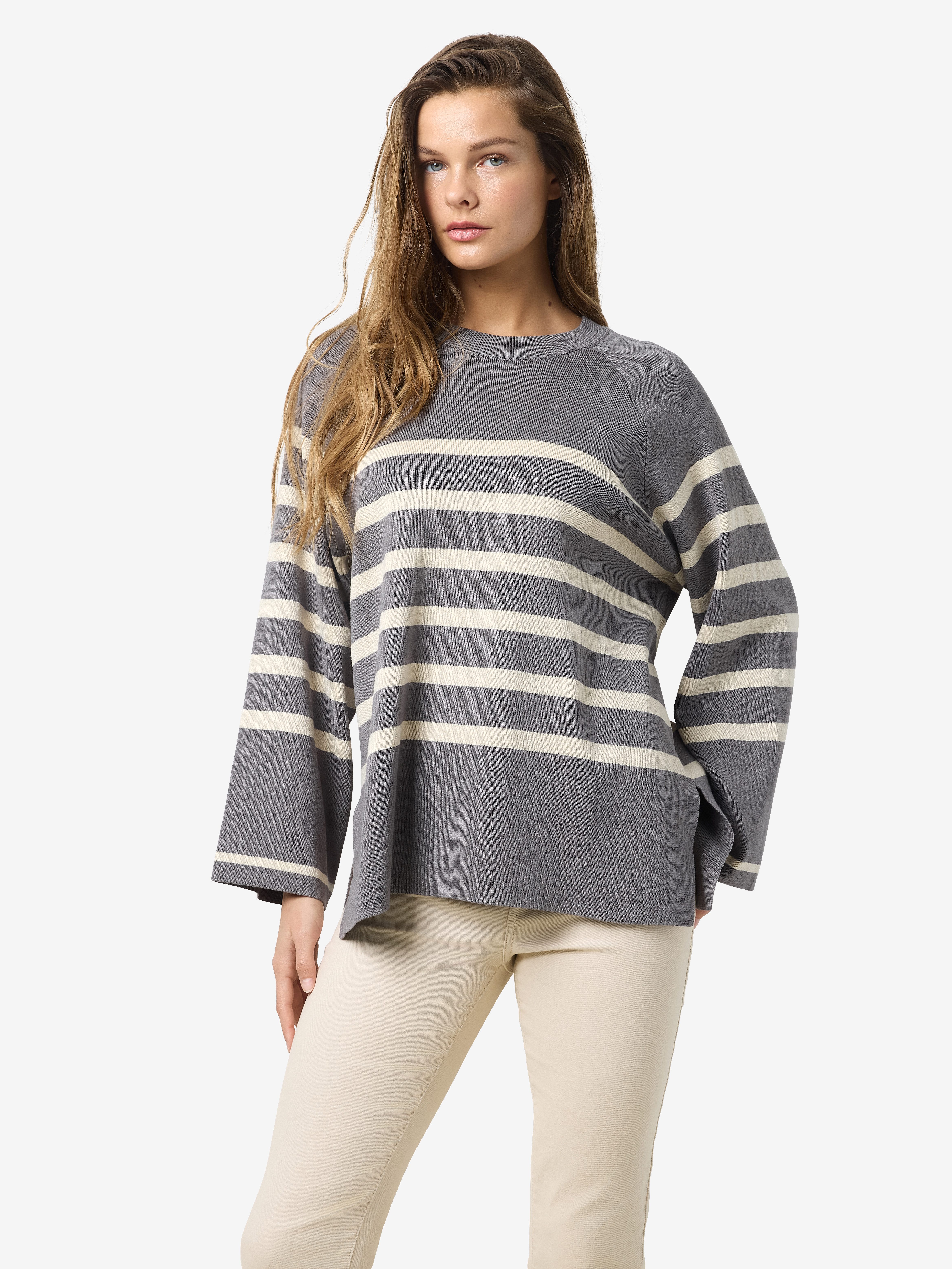 Noisy may Rundhalspullover NMFIFI L/S O-NECK TUNIC KNIT FWD NOOS mit All-over-Streifenmuster, Loose Fit