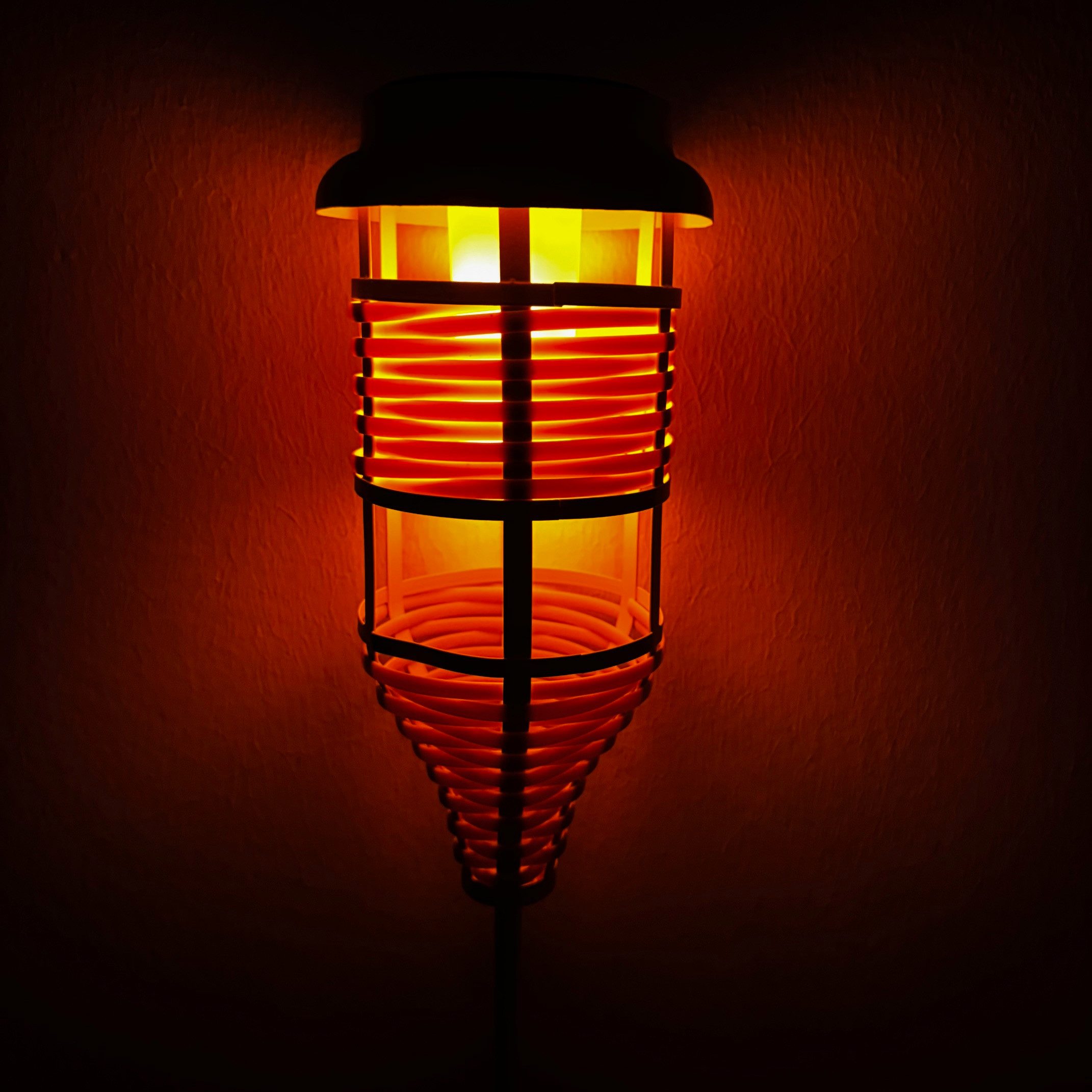 Online-Fuchs Gartenstecker - 2 Gartenfackeln mit LED-Solarbeleuchtung - Outdoor, Boho Stil (LEDs simulieren ein flackerndes Feuer, 90 cm groß) Dekoration für Garten, Terrasse und Balkon