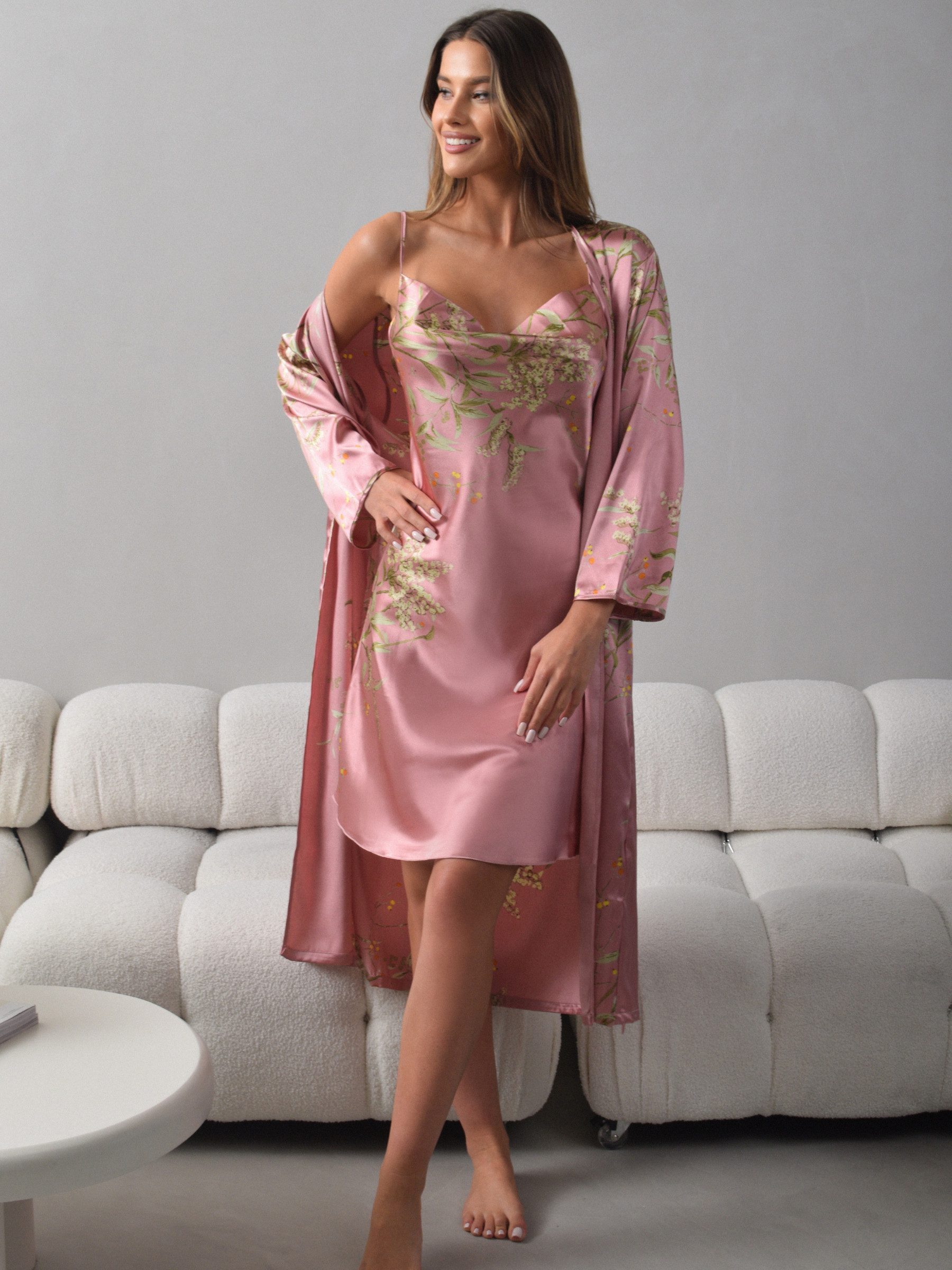 Elegant Love Morgenmantel Satin Pyjama-Set 2-tlg., Damen-Loungewear & Nachtwäsche, Robe + Unterkleid, Gürtel, Negligee mit wasserfallausschnitt – Bild 5 von 5