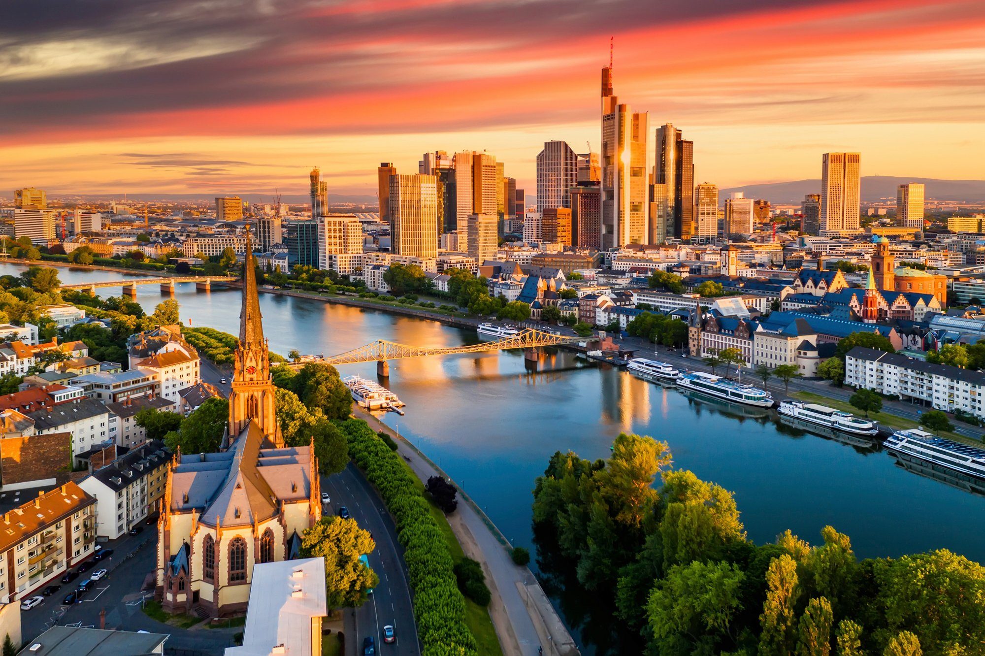 Fototapete FLUSS BRÜCKE SONNE WOLKENKRATZER FRANKFURT-MAIN Papermoon SKYLINE