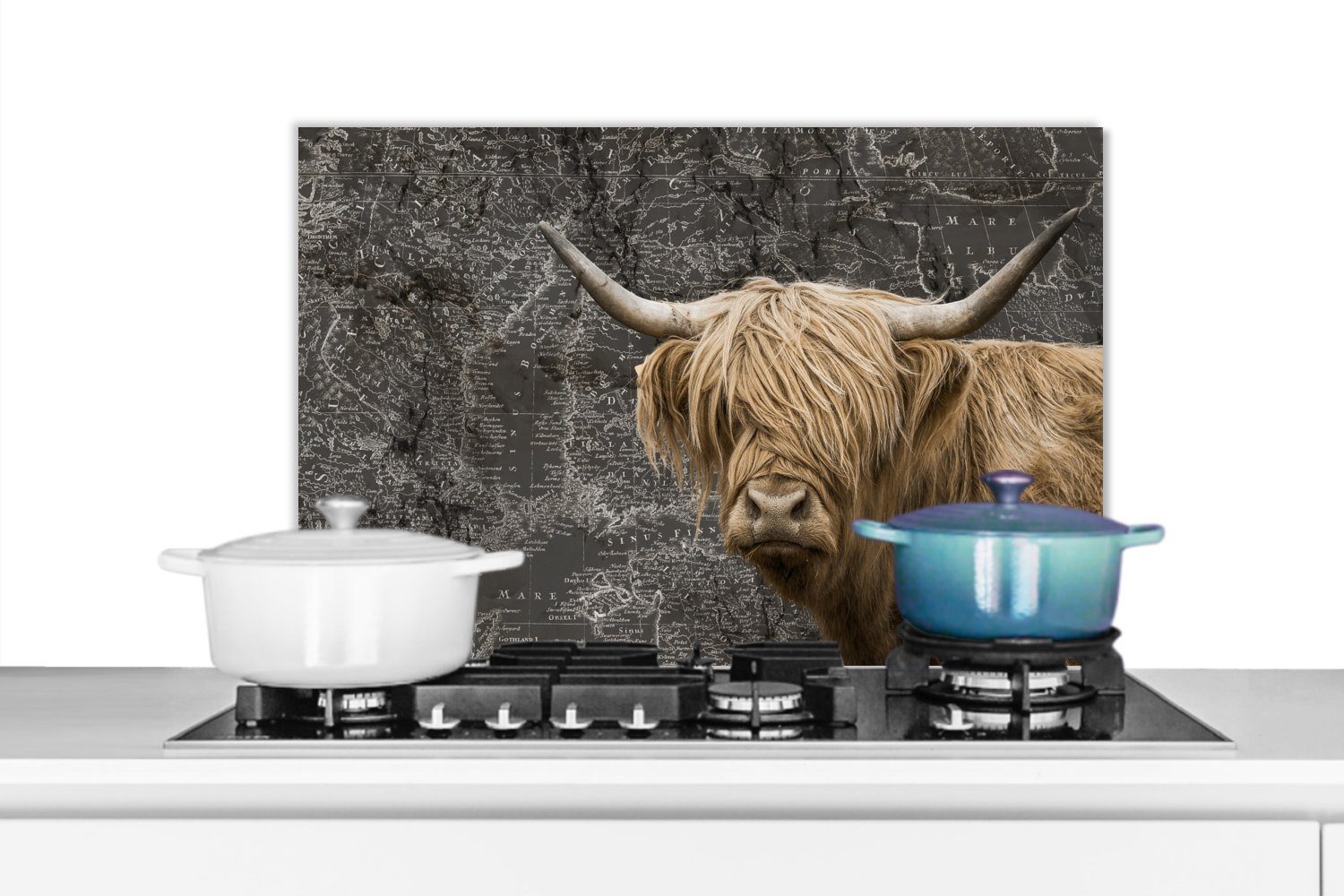 MuchoWow Küchenrückwand Schottische Highlander - Weltkarte - Kuh, (1-tlg), 60x40 cm, Herdblende aus Wandschutz, Temperaturbeständig küchen