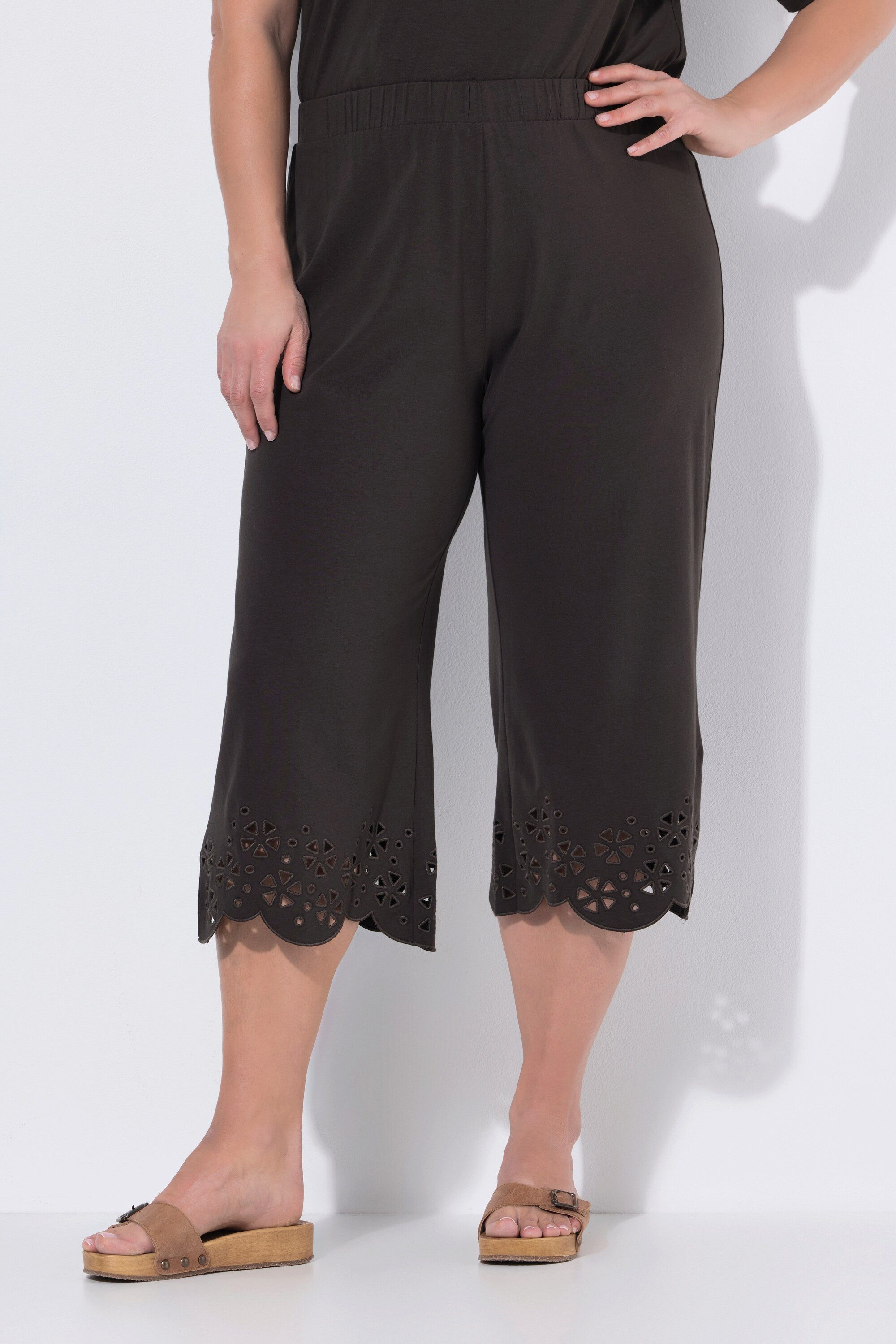 Funktionshose Caprihose Stickspitze ausgestellter Saum