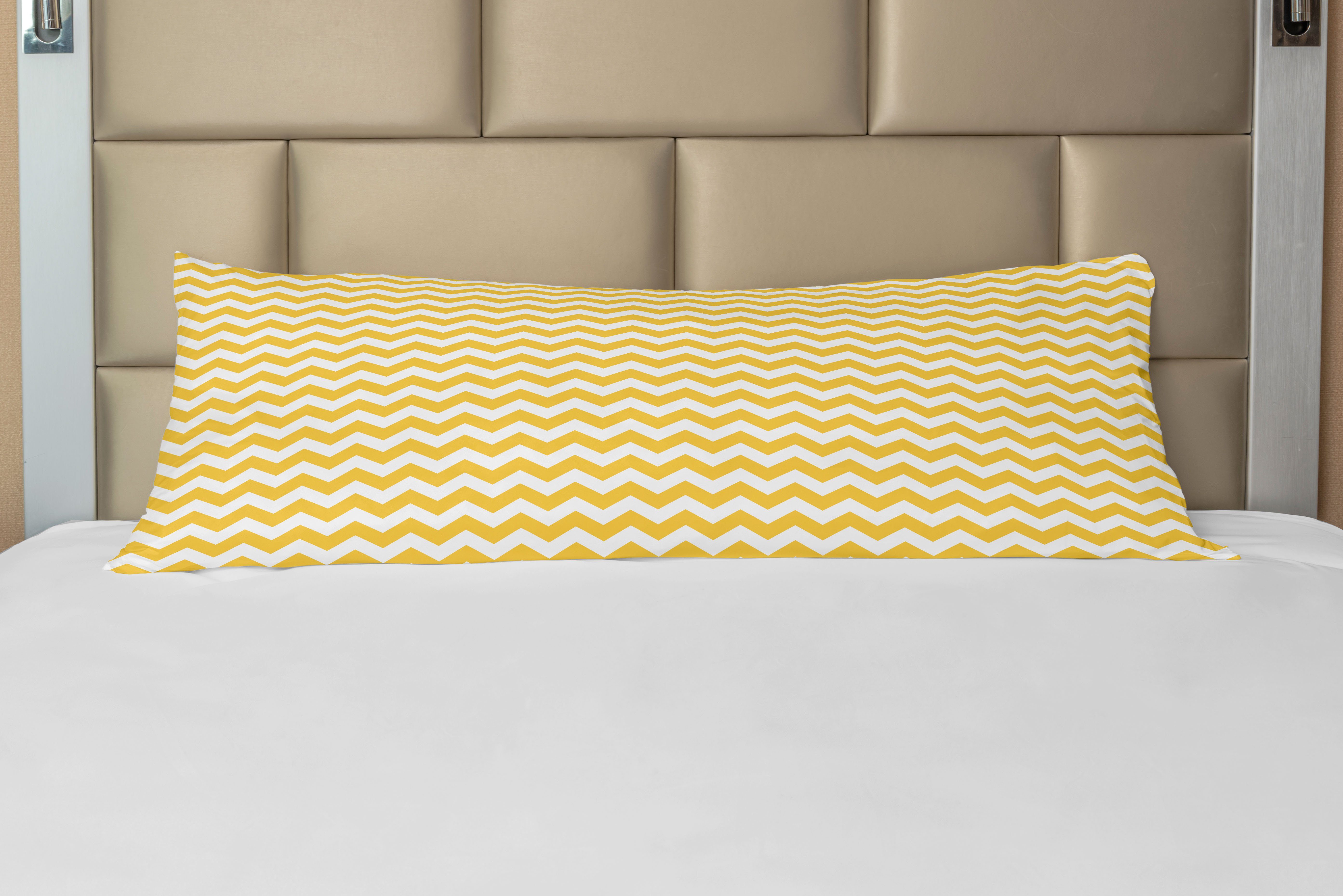 Gelber Chevron Kunst Horizontal Wellenförmige Langer Kissenbezug, Seitenschläferkissenbezug Abakuhaus, Deko-Akzent