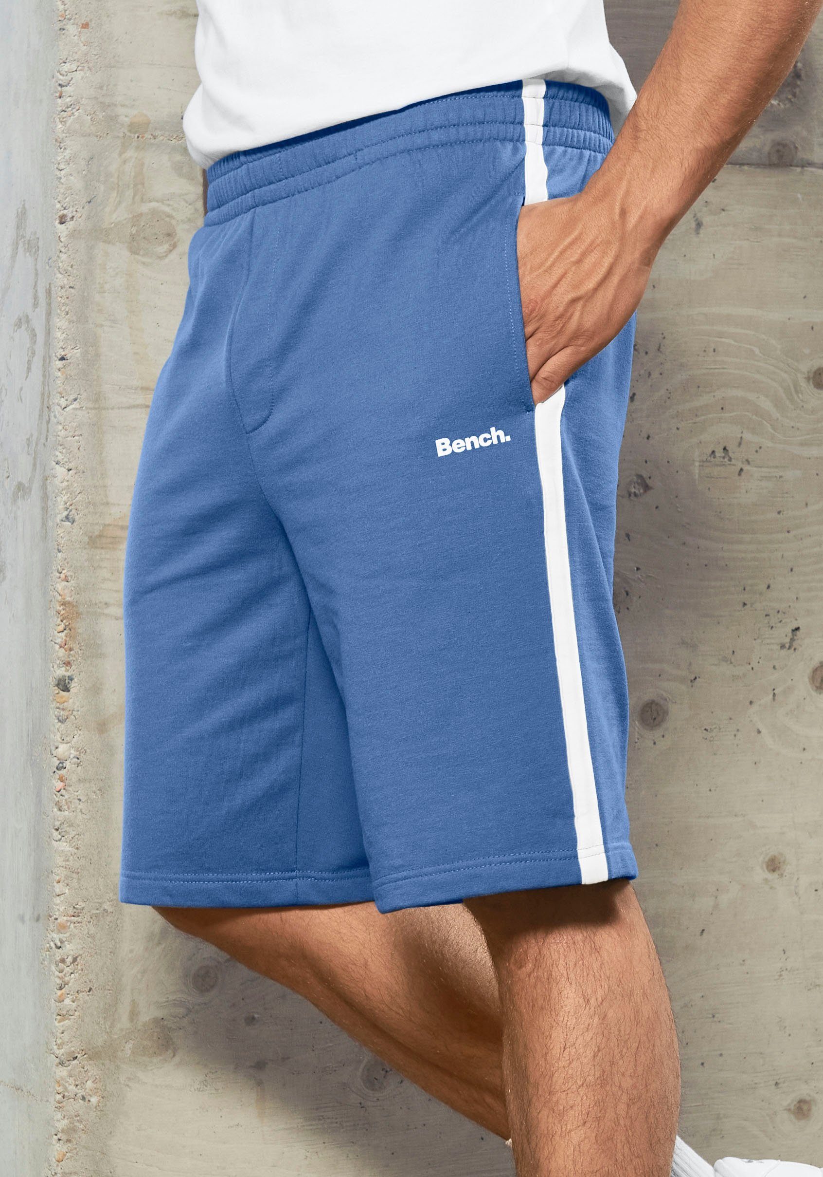 Bench. Sweatshorts kurze Relaxshort mit Kordel, Jogginghose, weicher Sweat-Qualität