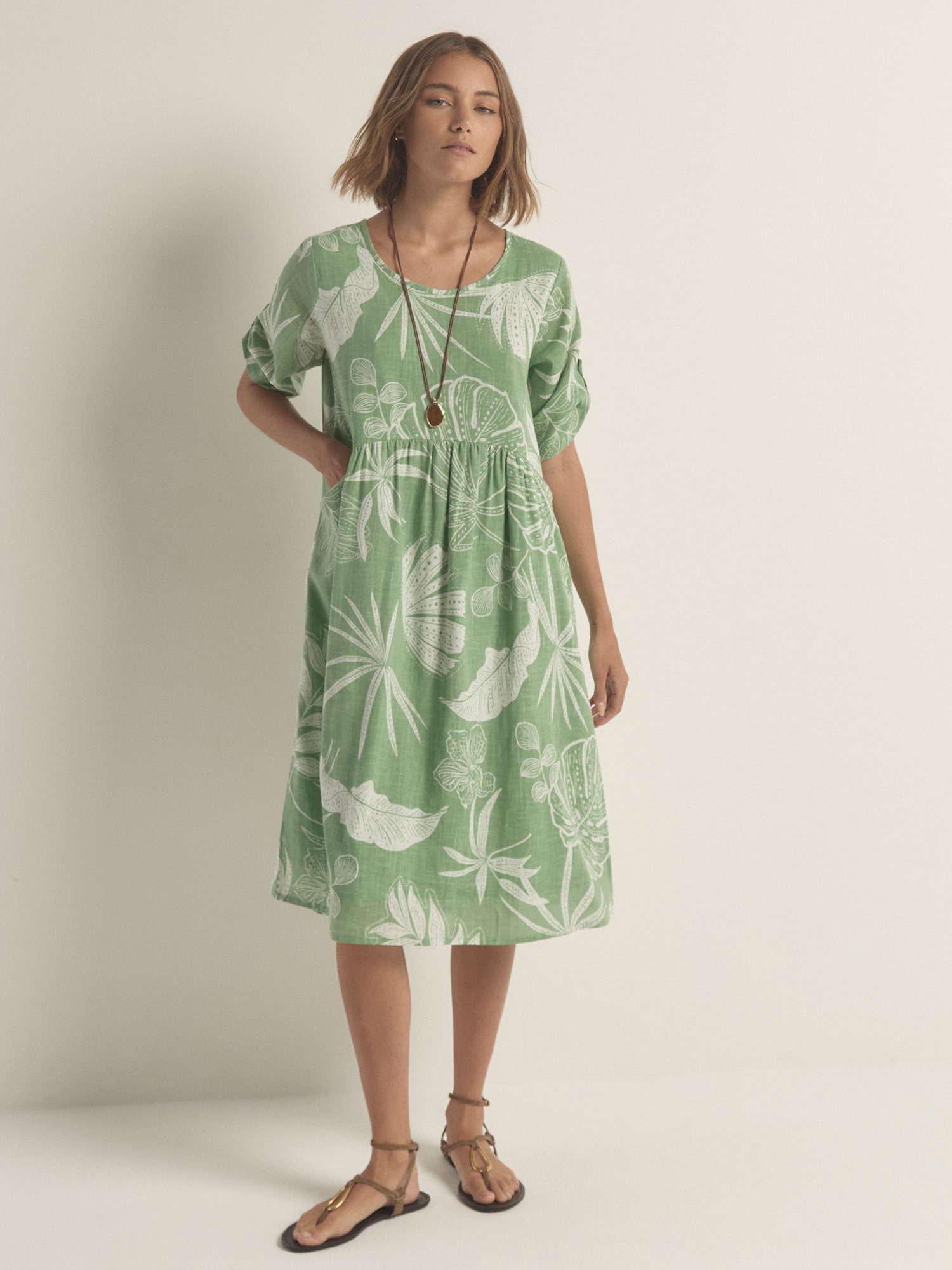 Apricot Midikleid Midikleid im Cocoonstil mit Palmendruck
