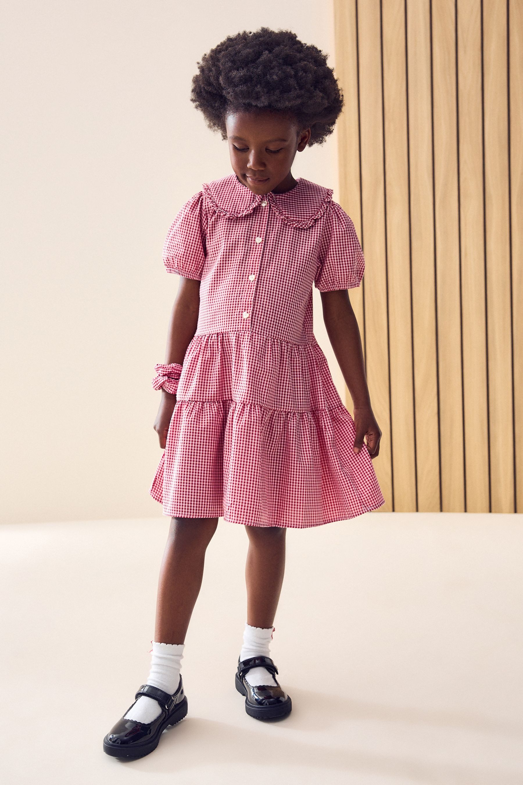 Next Volantkleid Gestuftes Kleid mit Vichykaros + hübschem Kragen (1-tlg) – Bild 5 von 5