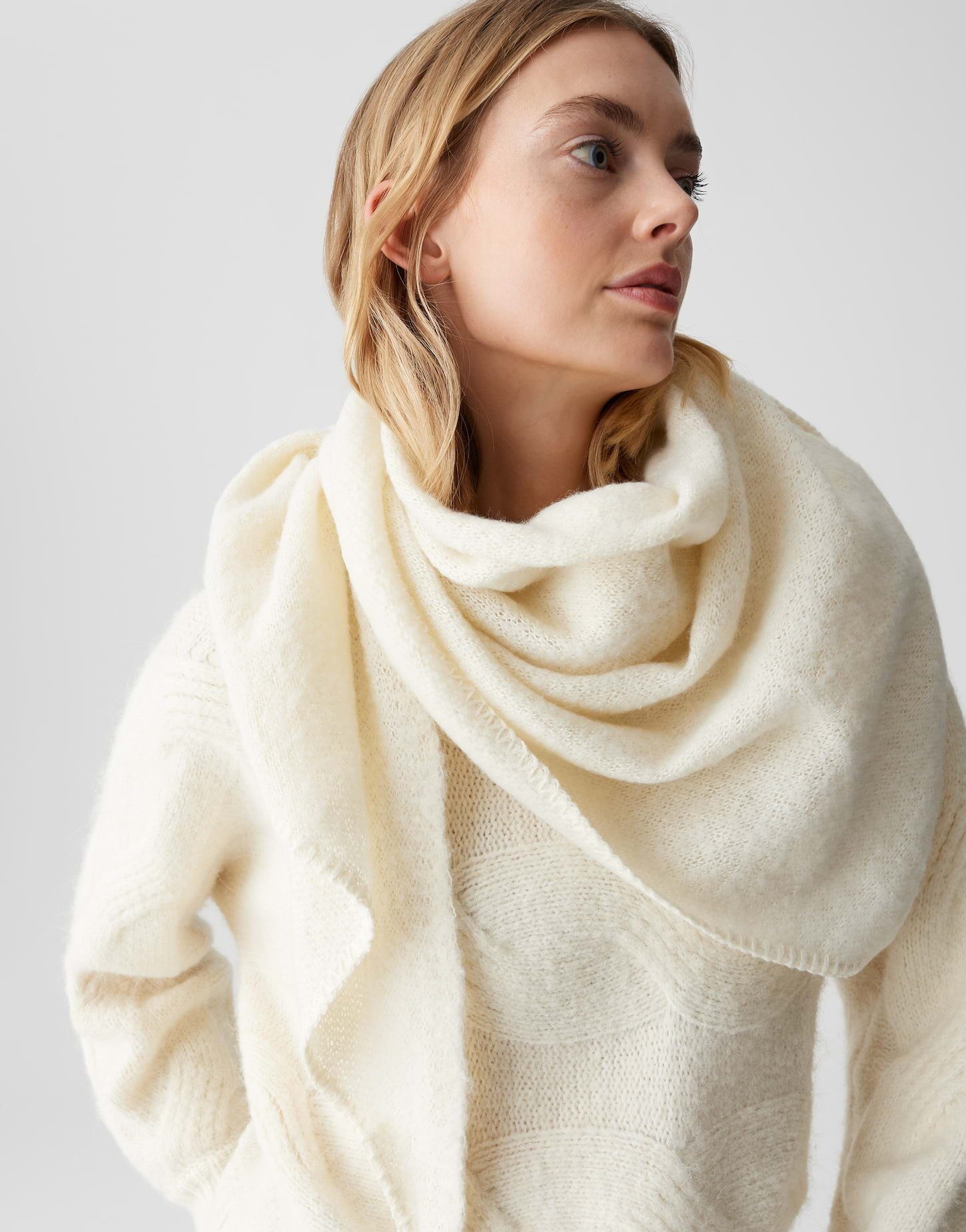 OPUS Strickschal AMADSI aus Bouclé Strick, one size, flauschiger Griff, wär günstig online kaufen