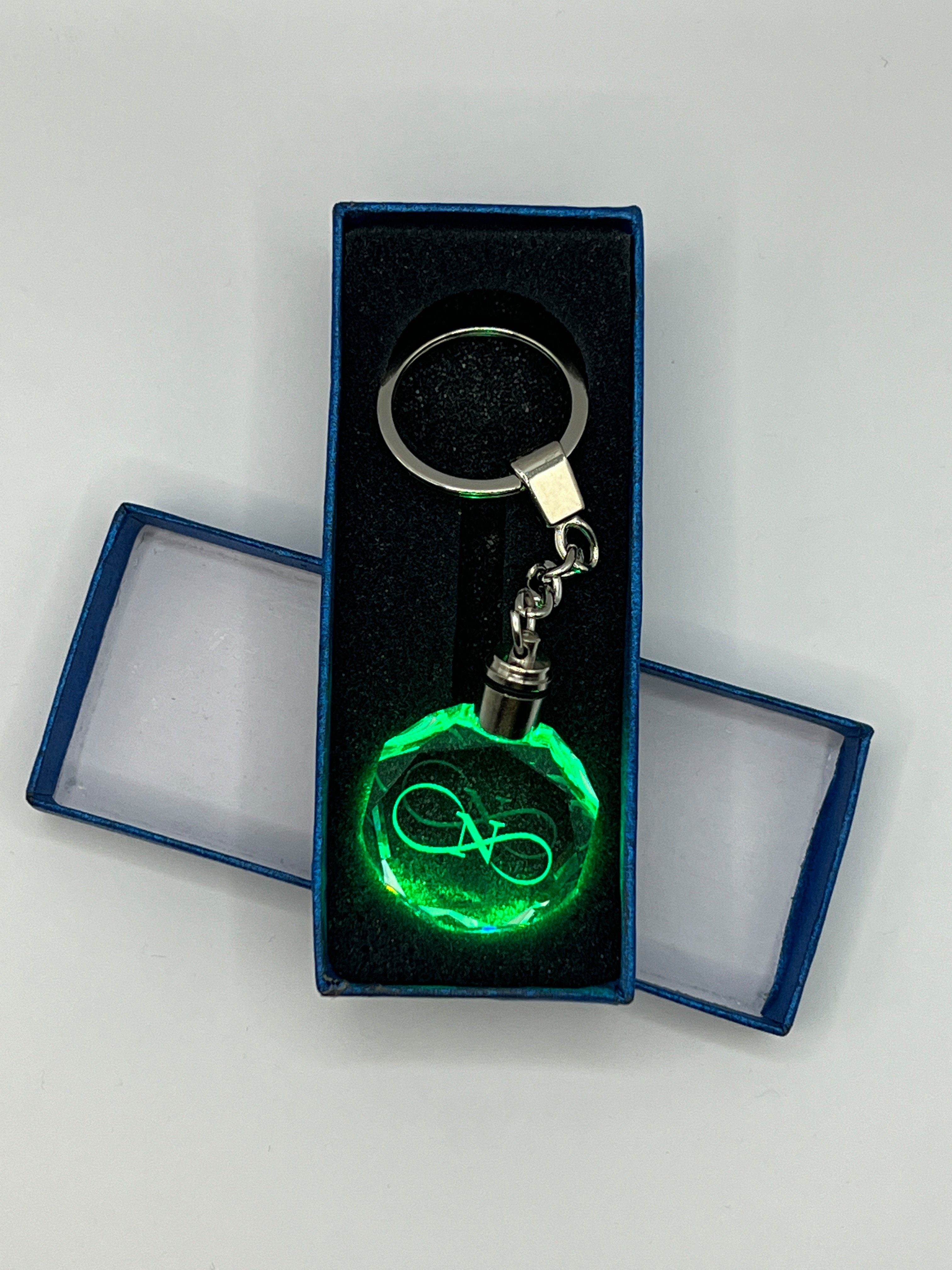 Stelby Schlüsselanhänger Unendlichkeitszeichen Schlüsselanhänger Multicolor N mit Geschenkbox