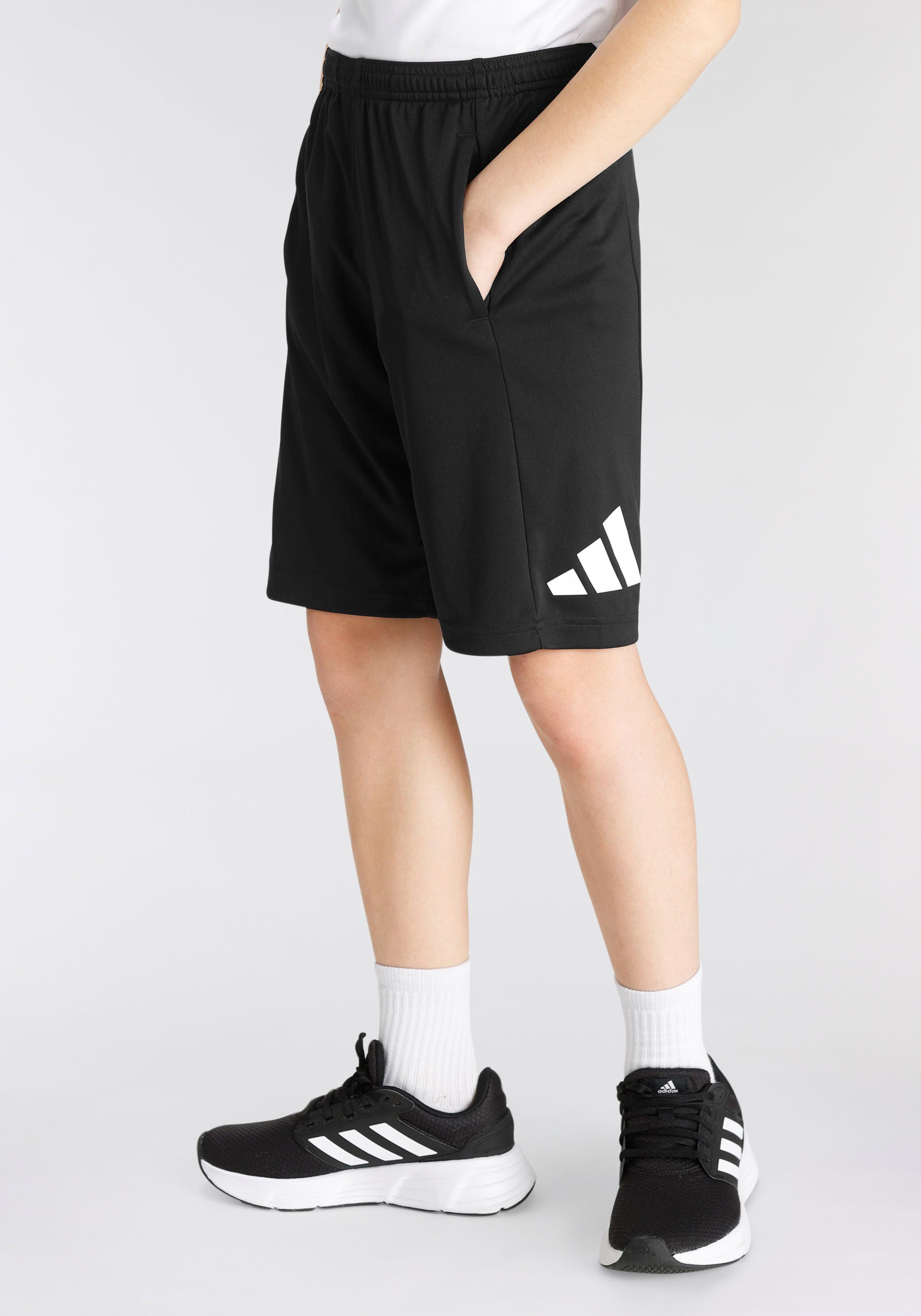 adidas Sportswear Shorts / REGULAR-FIT AEROREADY ESSENTIALS (1-tlg) Black White TRAIN LOGO