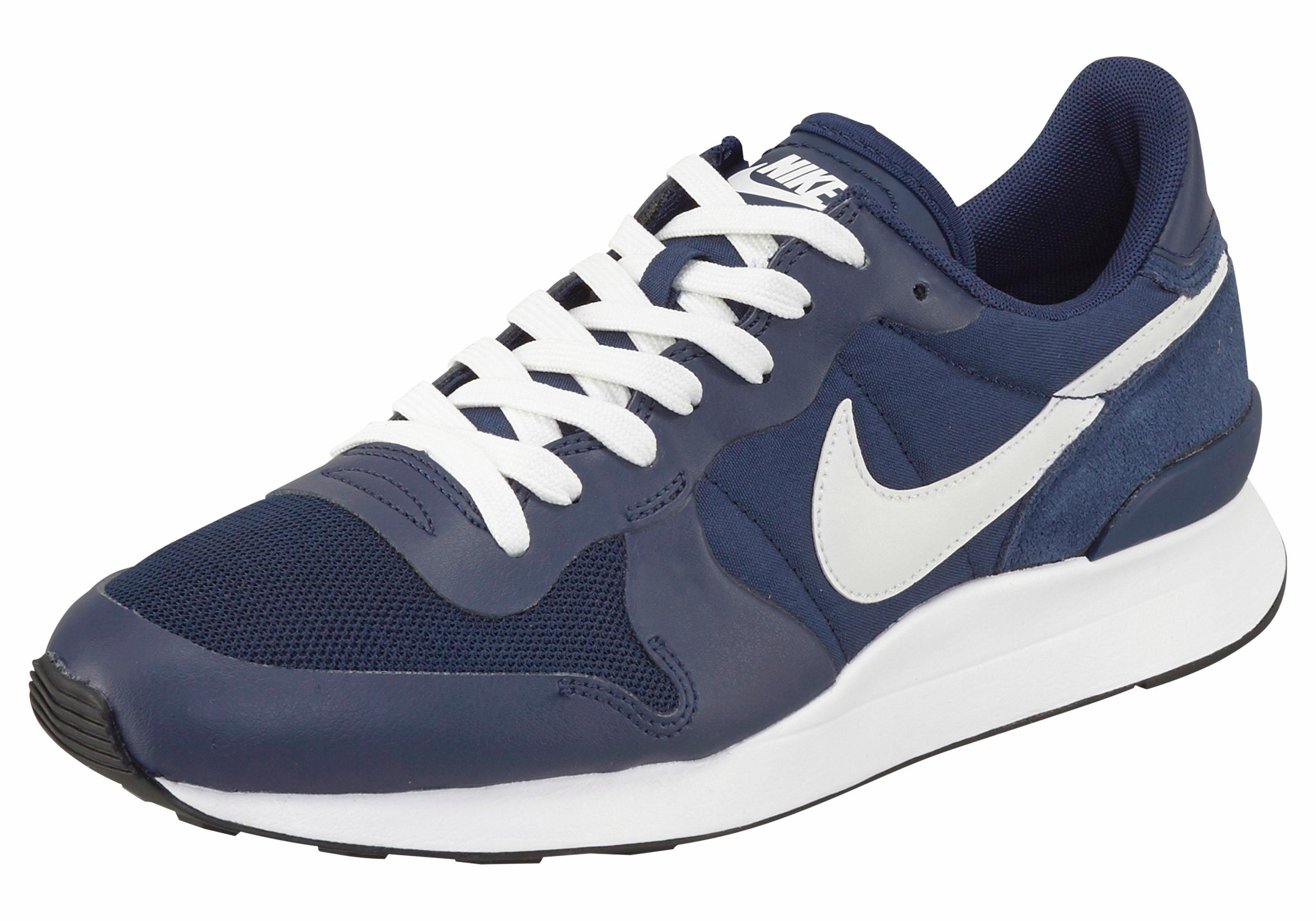 nike internationalist lt17
