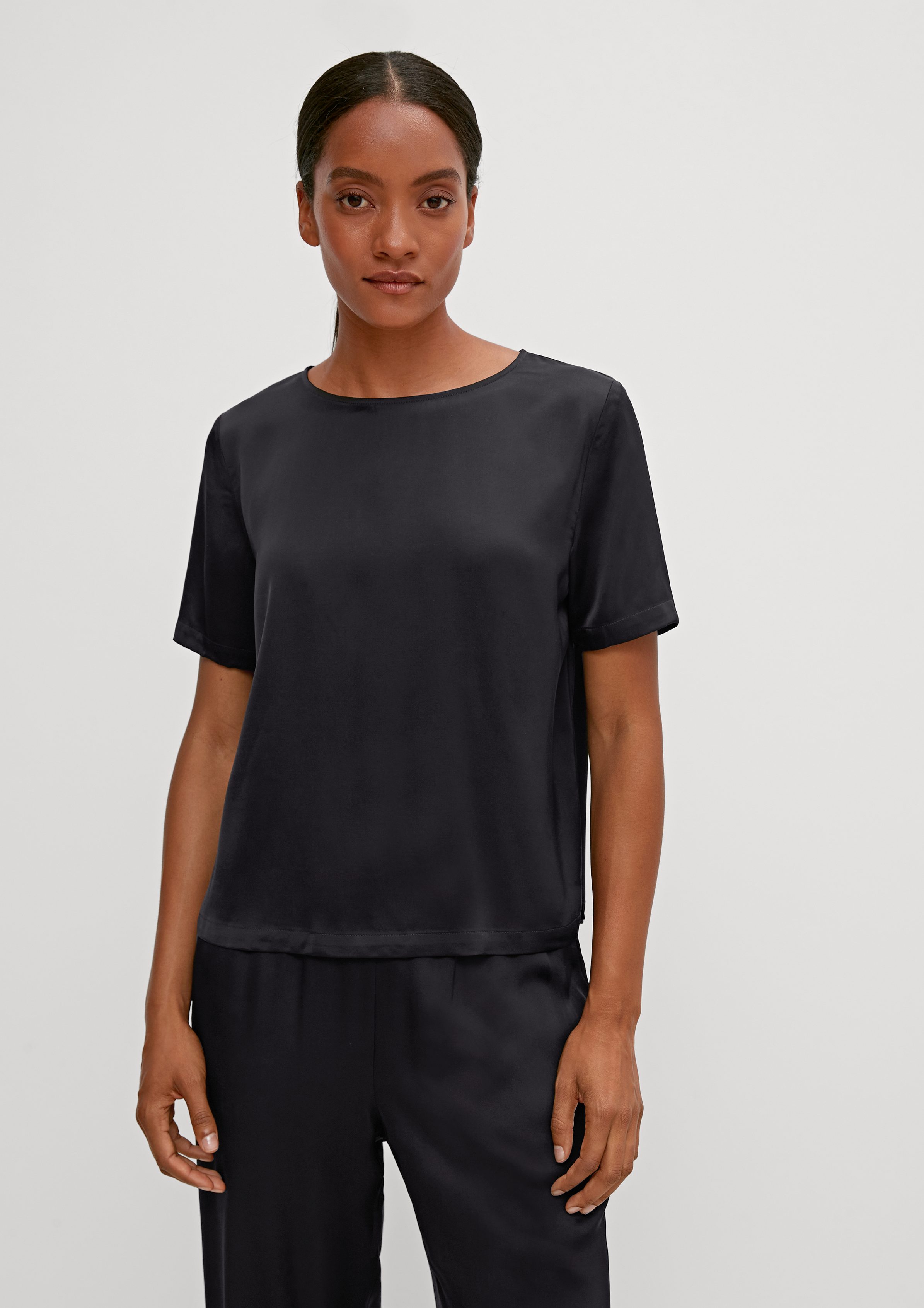 Comma Kurzarmbluse Blusenshirt aus Satin schwarz | Blusenshirts