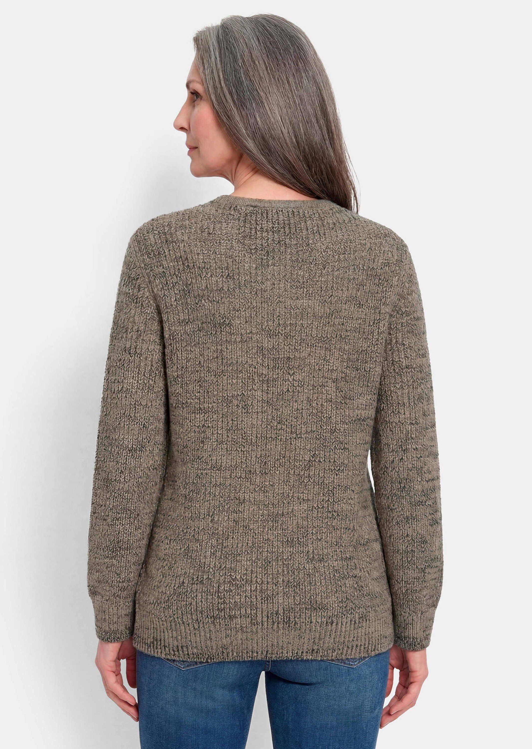 GOLDNER Strickpullover Kurzgröße: Strickpullover mit V-Ausschnitt Figurbetonter Feinstrick mit diagonaler Rippenstruktur und Langarm