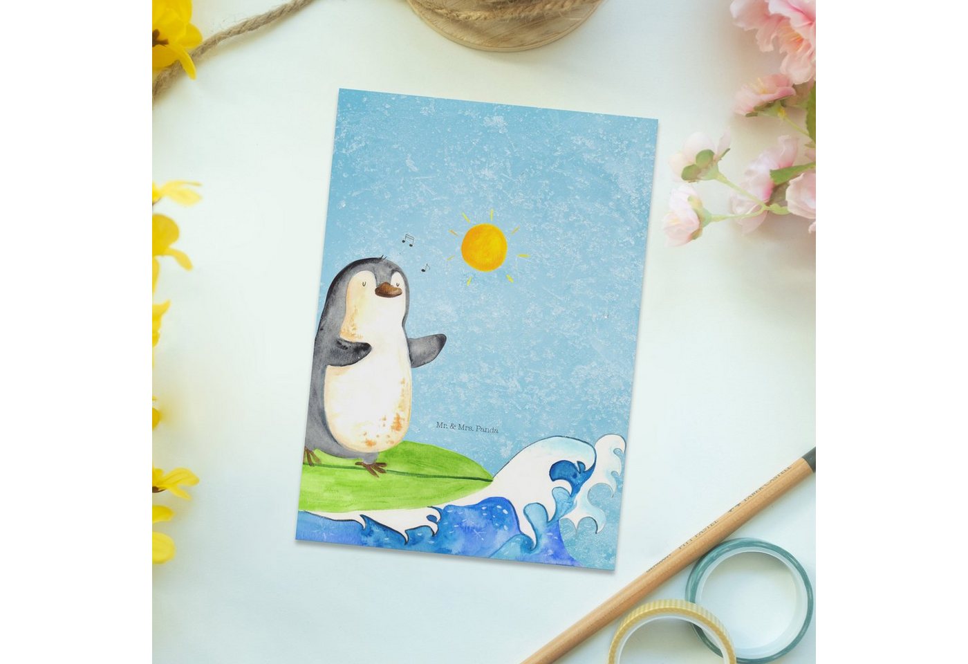 Thumbnail - Mr. & Mrs. Panda Postkarte Pinguin Surfer - Eisblau - Geschenk, Postkarte, Karte, Einladung, Ges, Hochglanzveredelt