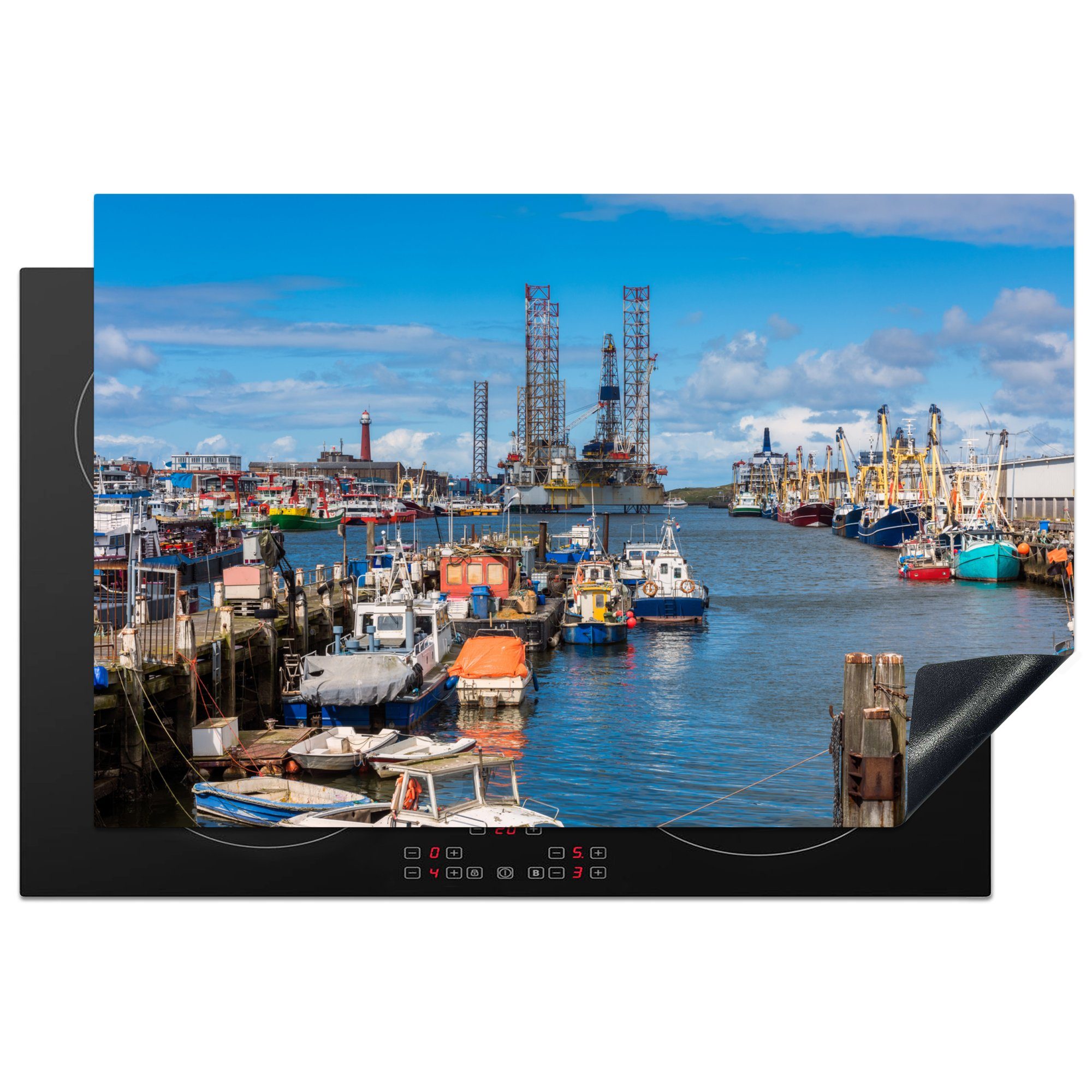 MuchoWow Herdblende-/Abdeckplatte Belebter Hafen in IJmuiden im Sommer, Vinyl, (1 tlg), 81x52 cm, Induktionskochfeld Schutz für die küche, Ceranfeldabdeckung