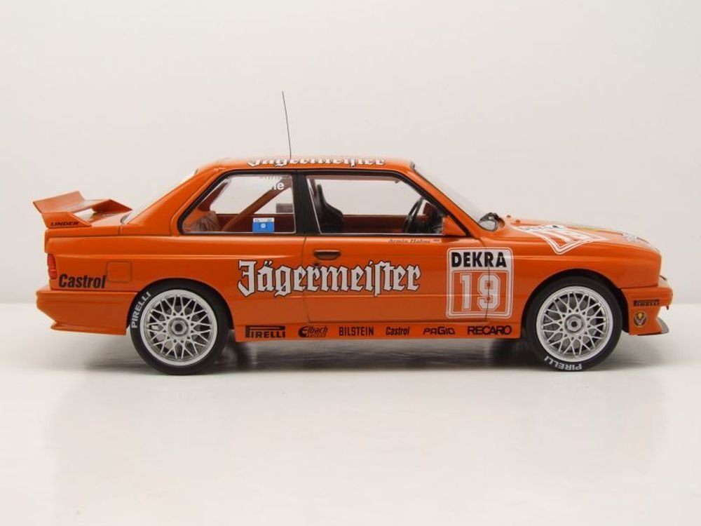 イクソ　ixo MODELS BMW #19 Jägermeister ixo Models Modellauto BMW M3 E30 #19 Jägermeister DTM