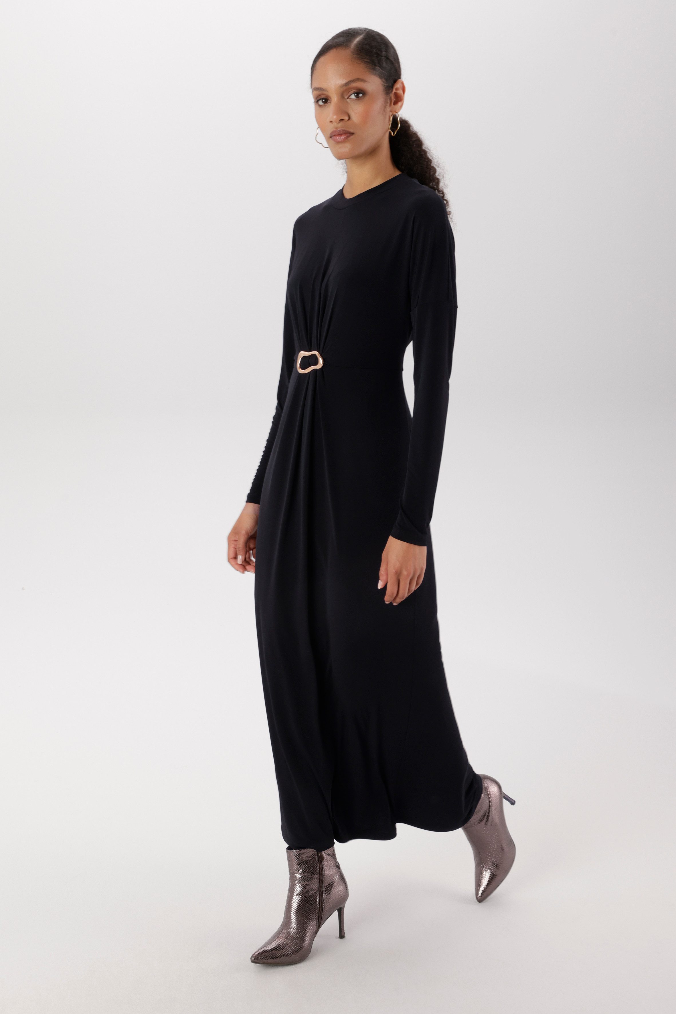 Aniston SELECTED Maxikleid schmeichelnde Raffung mit dekorativer Brosche - NEUE KOLLEKTION
