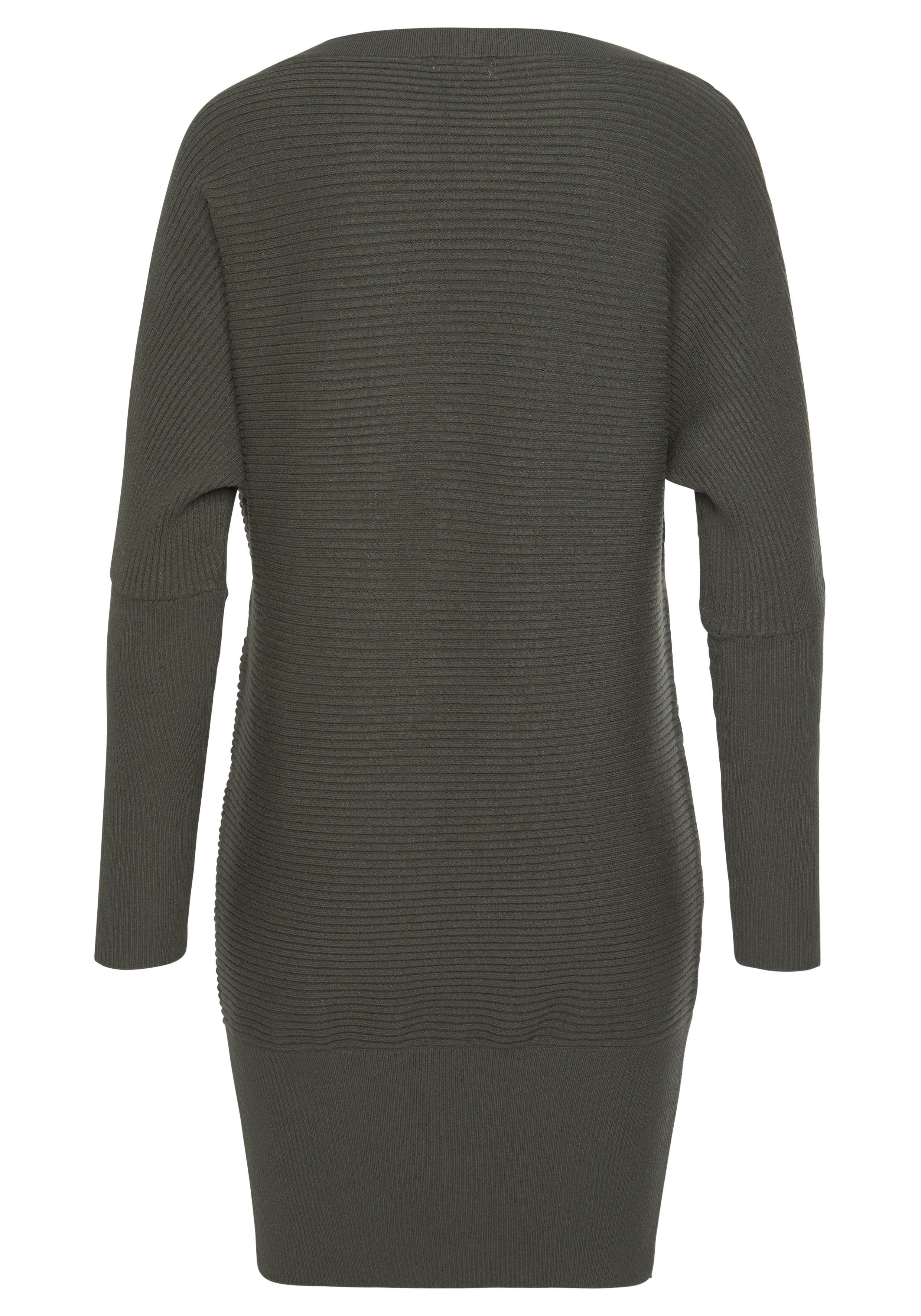 LASCANA Longpullover mit Zieraccessoires am Ärmel, eleganter Strickpullover