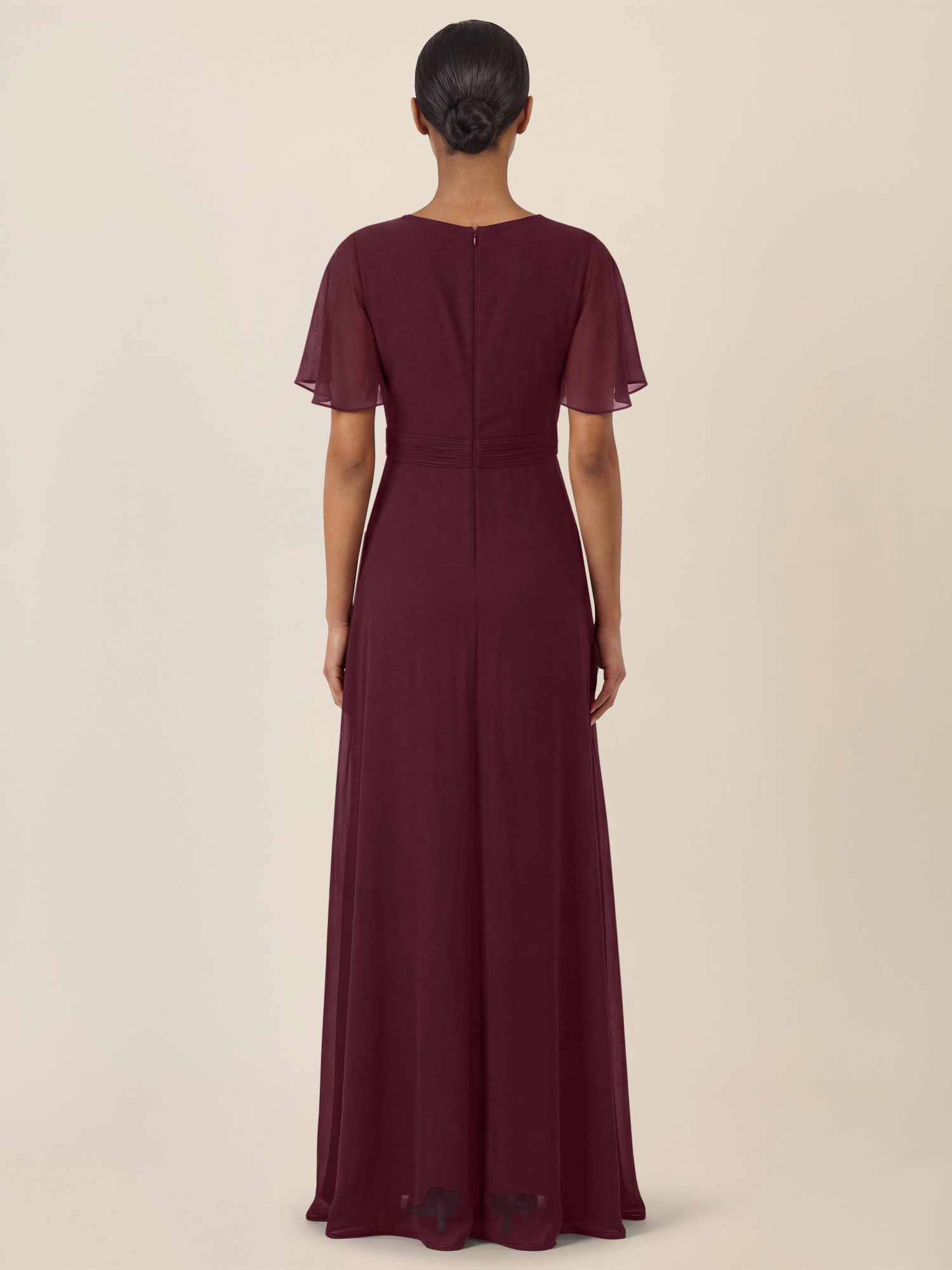 Apart Jumpsuit mit fließendem Beinverlauf