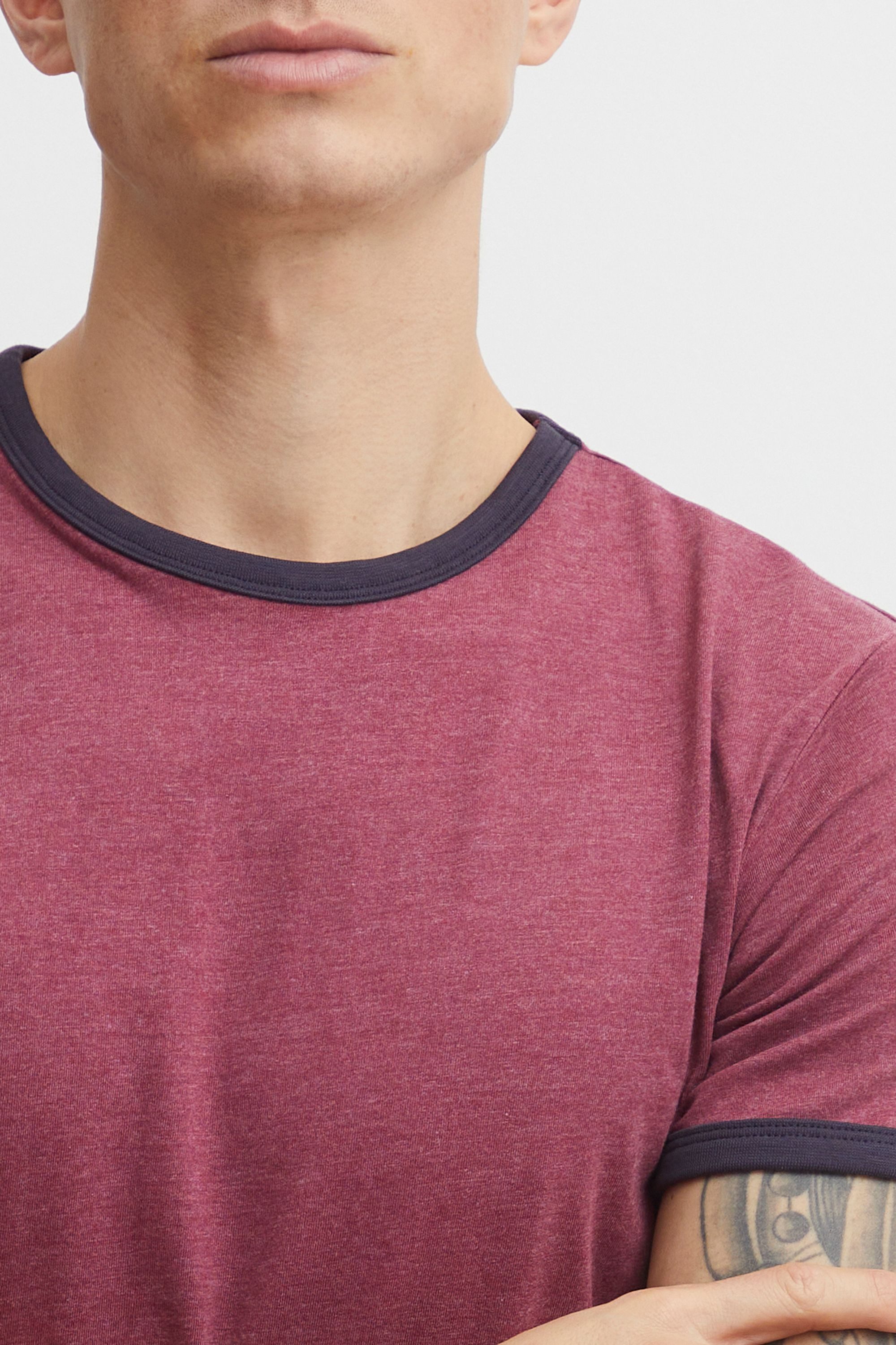 !Solid Rundhalsshirt SDManoldo T-Shirt mit farblich abgesetztem Kragen und günstig online kaufen
