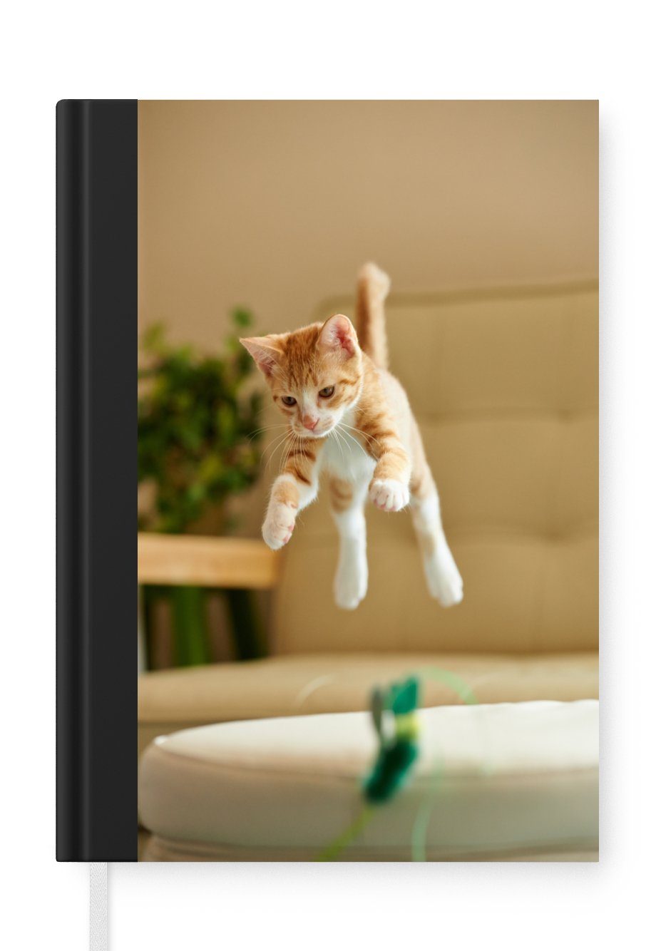 MuchoWow Notizbuch Katze - Springen - Spielzeug, Journal, Merkzettel, Tagebuch, Notizheft, A5, 98 Seiten, Haushaltsbuch
