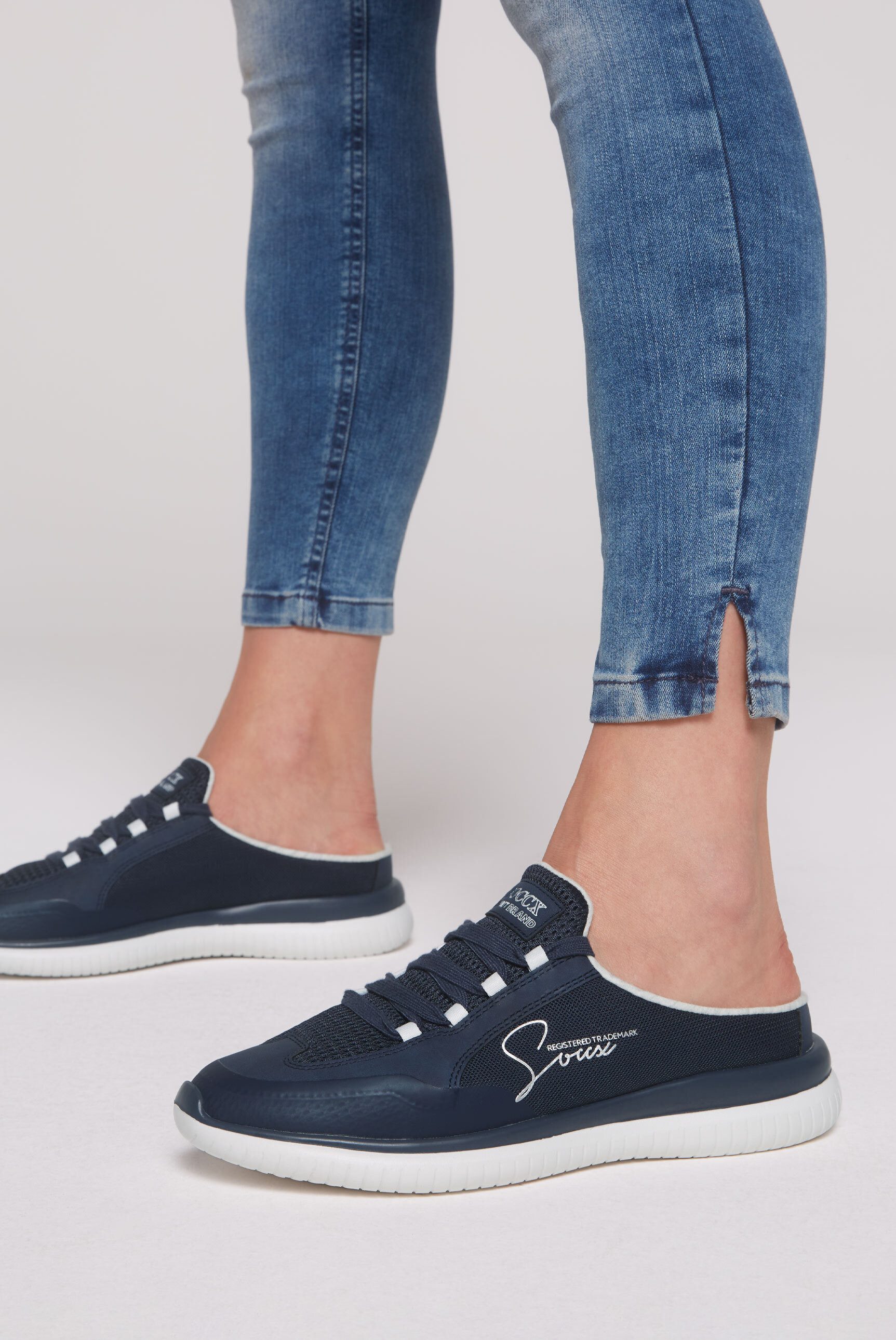 SOCCX Slip-On Sneaker mit Wechselfußbett