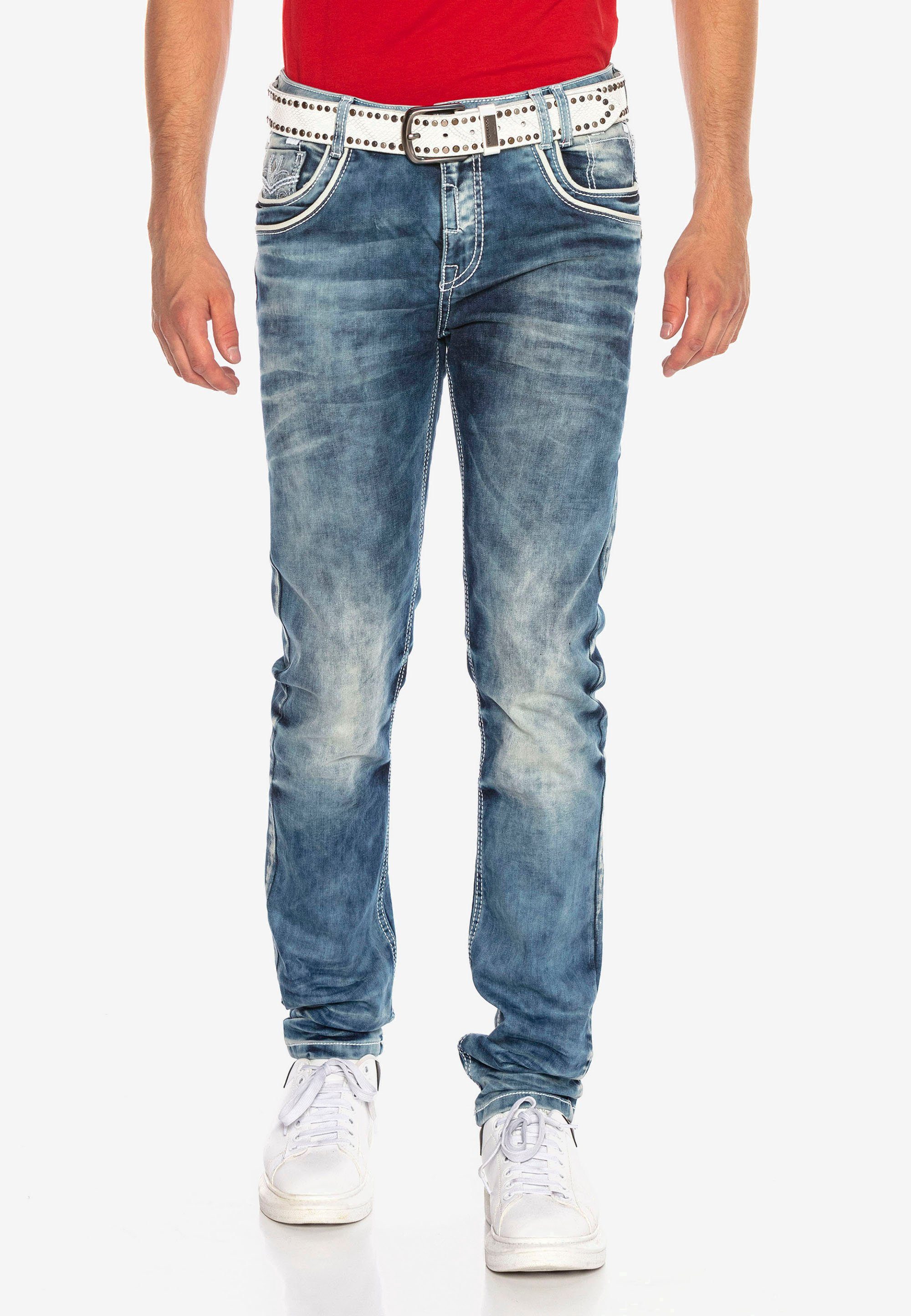 Cipo & Baxx Bequeme Jeans mit dezenten Nähten in Straight Fit | Jeans