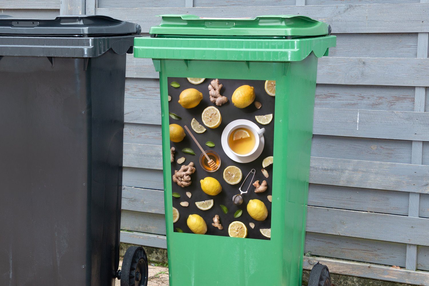 rustikalem MuchoWow Abfalbehälter auf Wandsticker (1 Zitronen-Honig-Tee Container, St), Tasse Holzhintergrund. Mülleimer-aufkleber, Mülltonne, Sticker, Eine