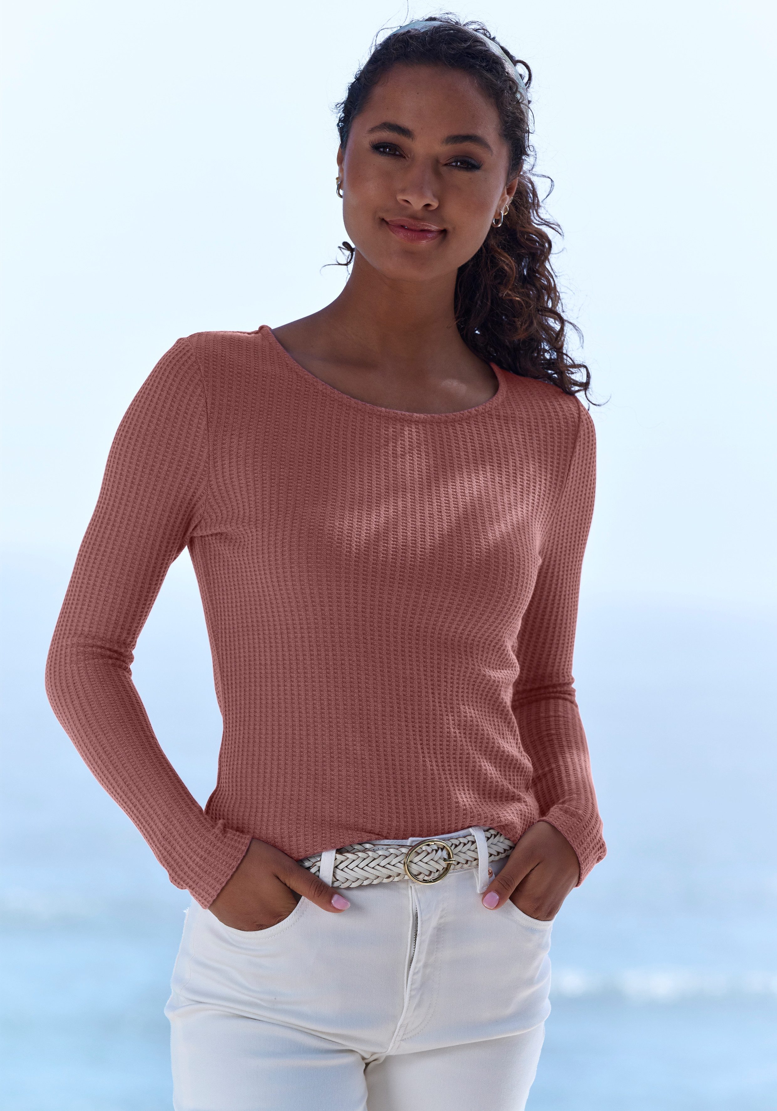 LASCANA Langarmshirt "in modischer Piqué-Optik", aus weicher Qualität mit V günstig online kaufen