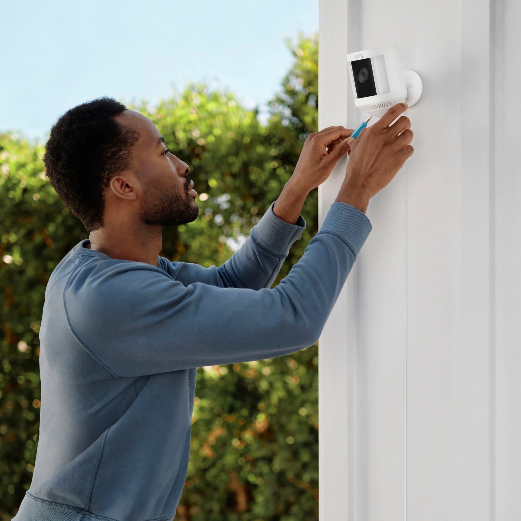 Ring Überwachungskamera Spotlight Kamera Plus Netzstecker (Außenbereich)