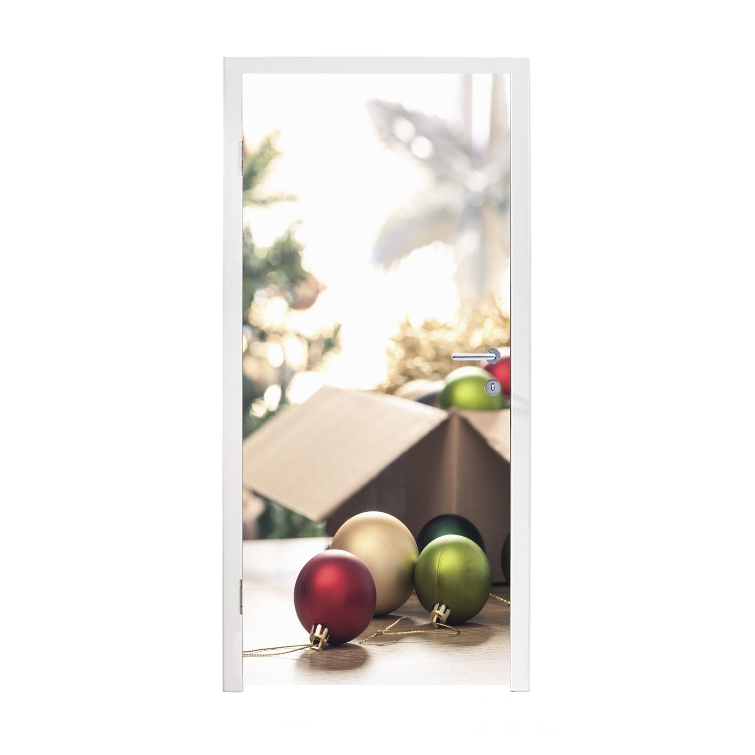 Weihnachtsbaum einem Türtapete für Matt, Hintergrund, im Weihnachtsschmuck (1 75x205 Der St), Türaufkleber, cm MuchoWow mit Fototapete Tür, bedruckt,