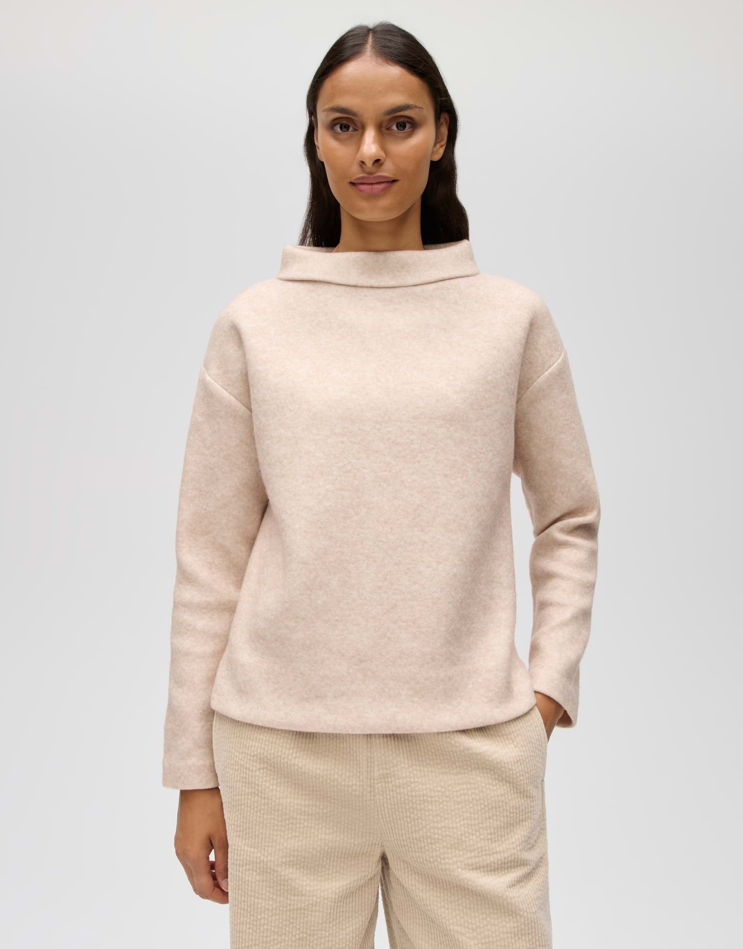 OPUS Sweatshirt Gesu aus weicher Sweatware Gerader Schnitt mit überschnittener Schulter und Seitenschlitzen