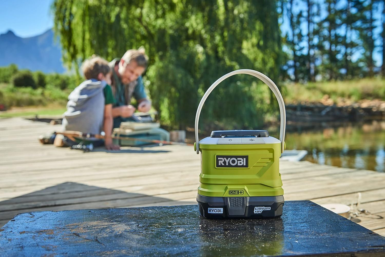 RYOBI Moskitonetz Elektrischer Insektenschutz Mückenschutz 20m² 3 LED-Stimmung mit Akku (1 St), Ideal zur Abwehr von Mücken, Insekten & Mückenschutzdiffusor
