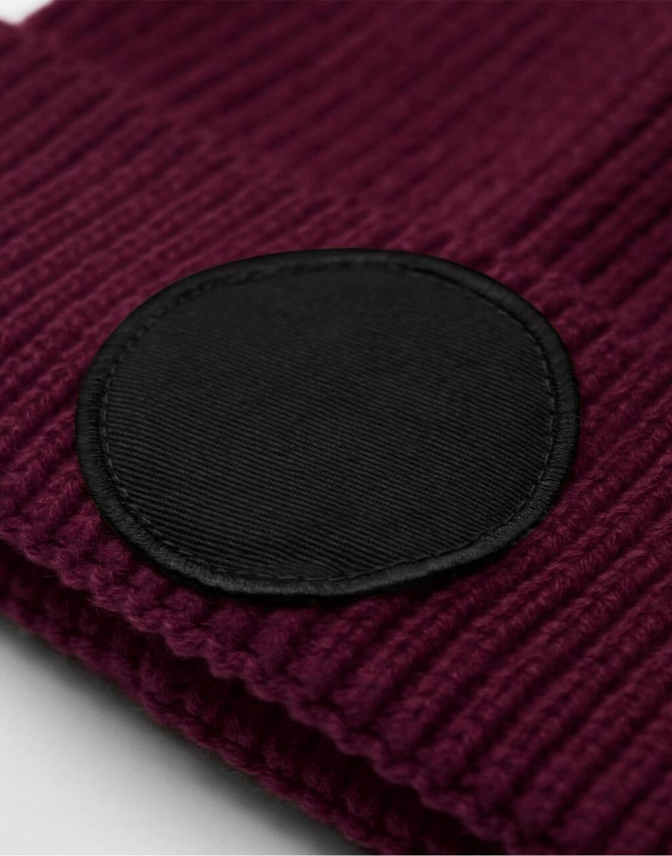 Beechfield® Bommelmütze Circular Fashion Patch Beanie 1-lagig gestrickt