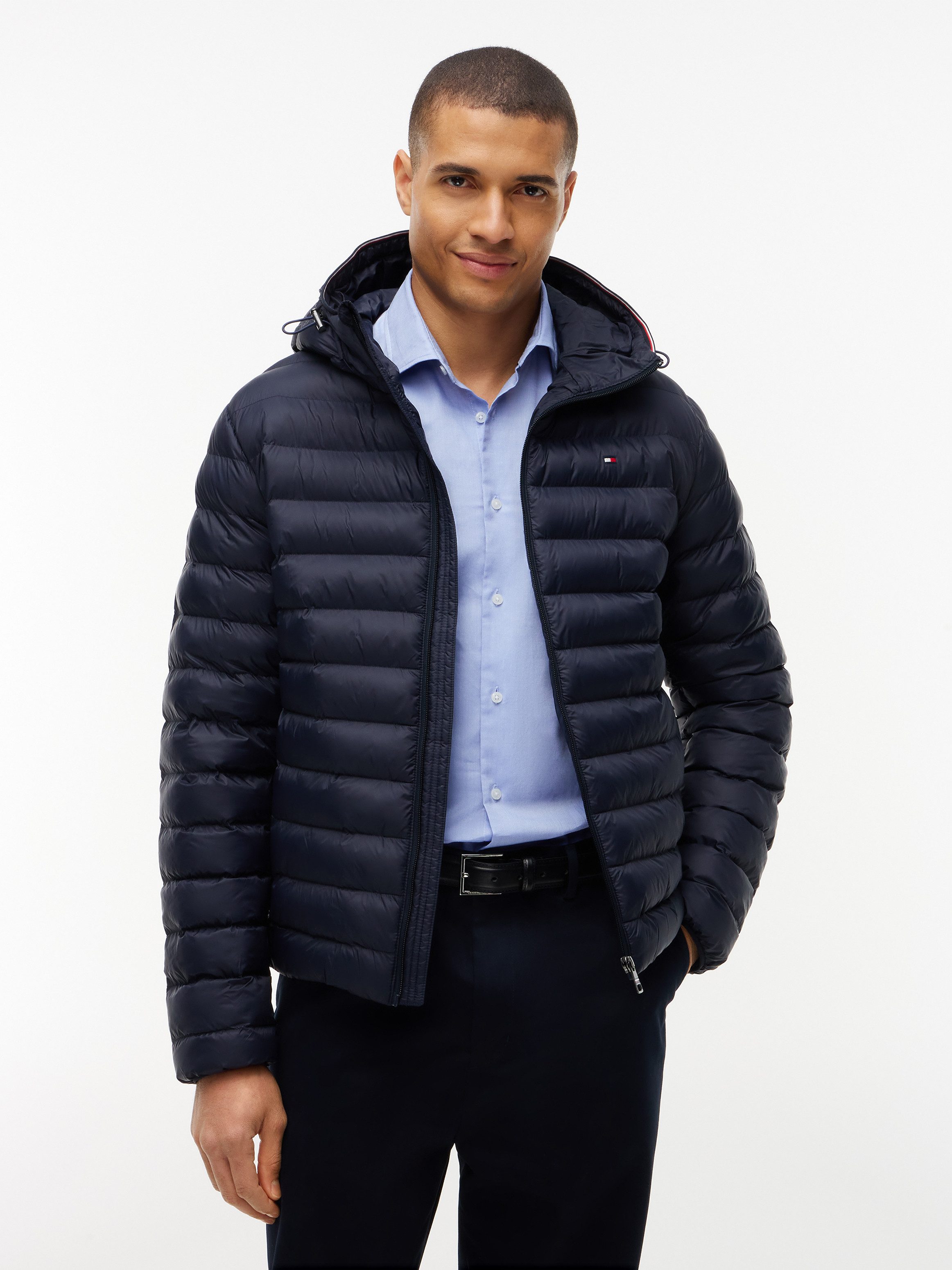 Tommy Hilfiger Steppjacke PACKABLE RECYCLED HOODED sportive Kapuze mit Global Stripe