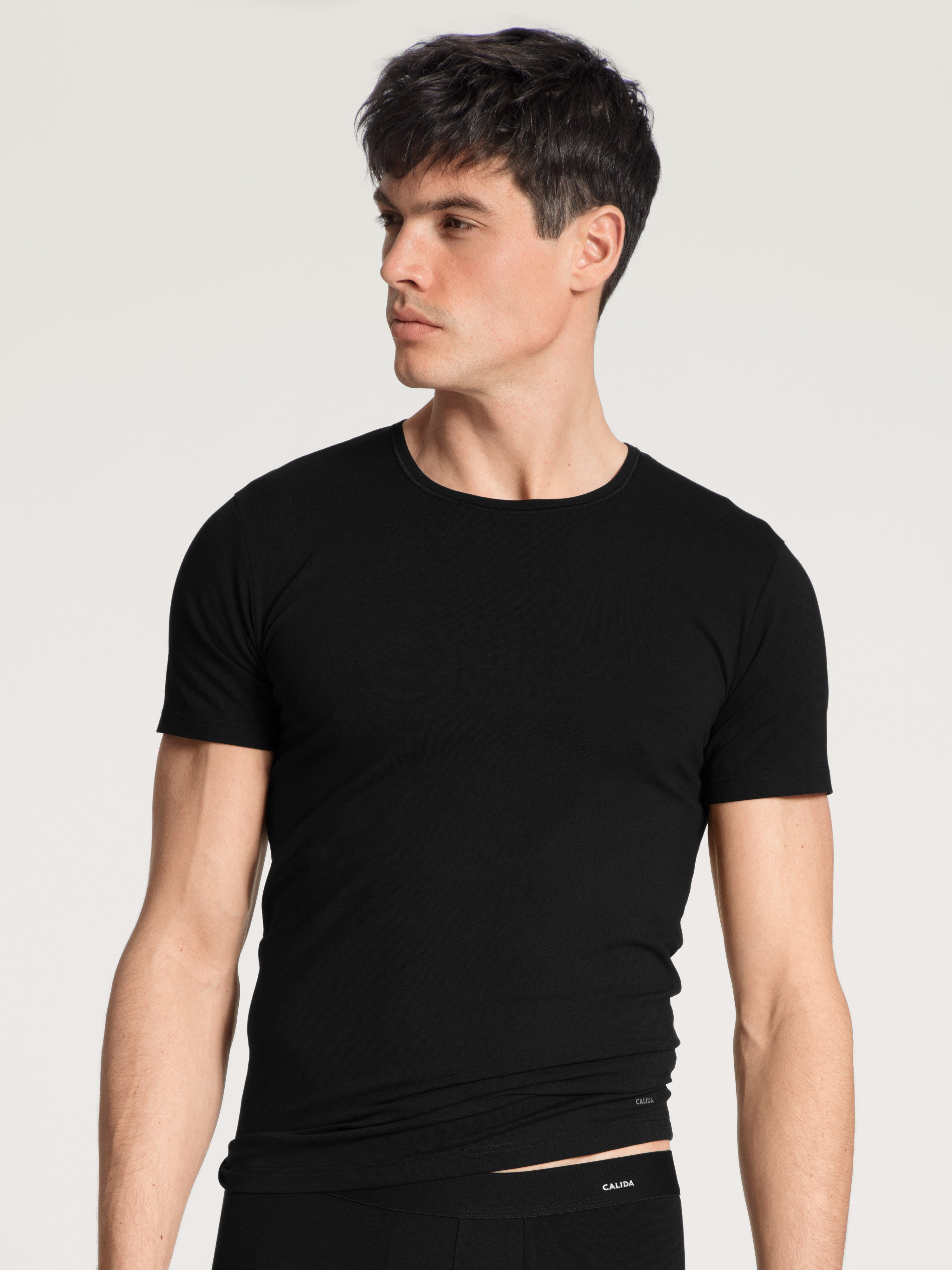 Luxusgütermarkt CALIDA Kurzarmshirt Cotton Code Rundhals-Shirt, schwarz moderner Schnitt