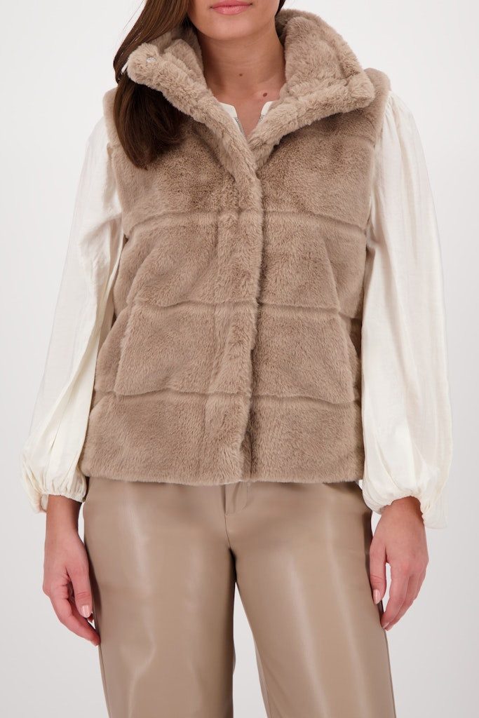 Monari Outdoorjacke 809140 Flauschige Felloptik mit Stehkragen günstig online kaufen