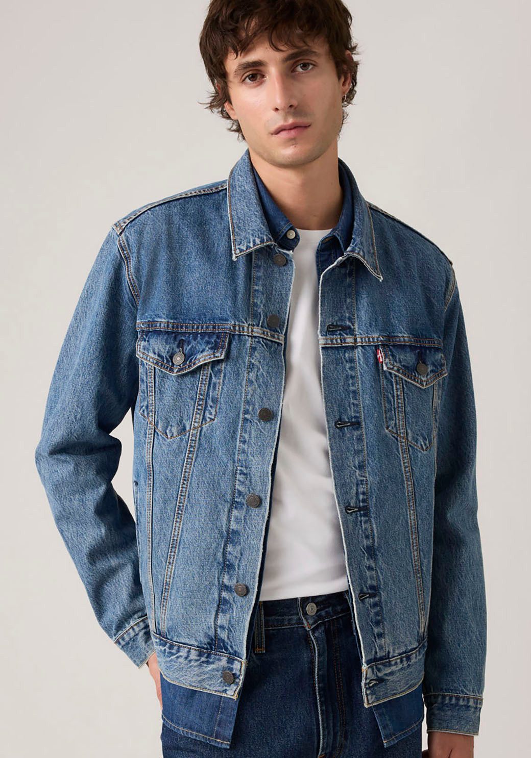 Levi's® Jeansjacke VINTAGE FIT TRUCKER JKT mit Knopfleiste