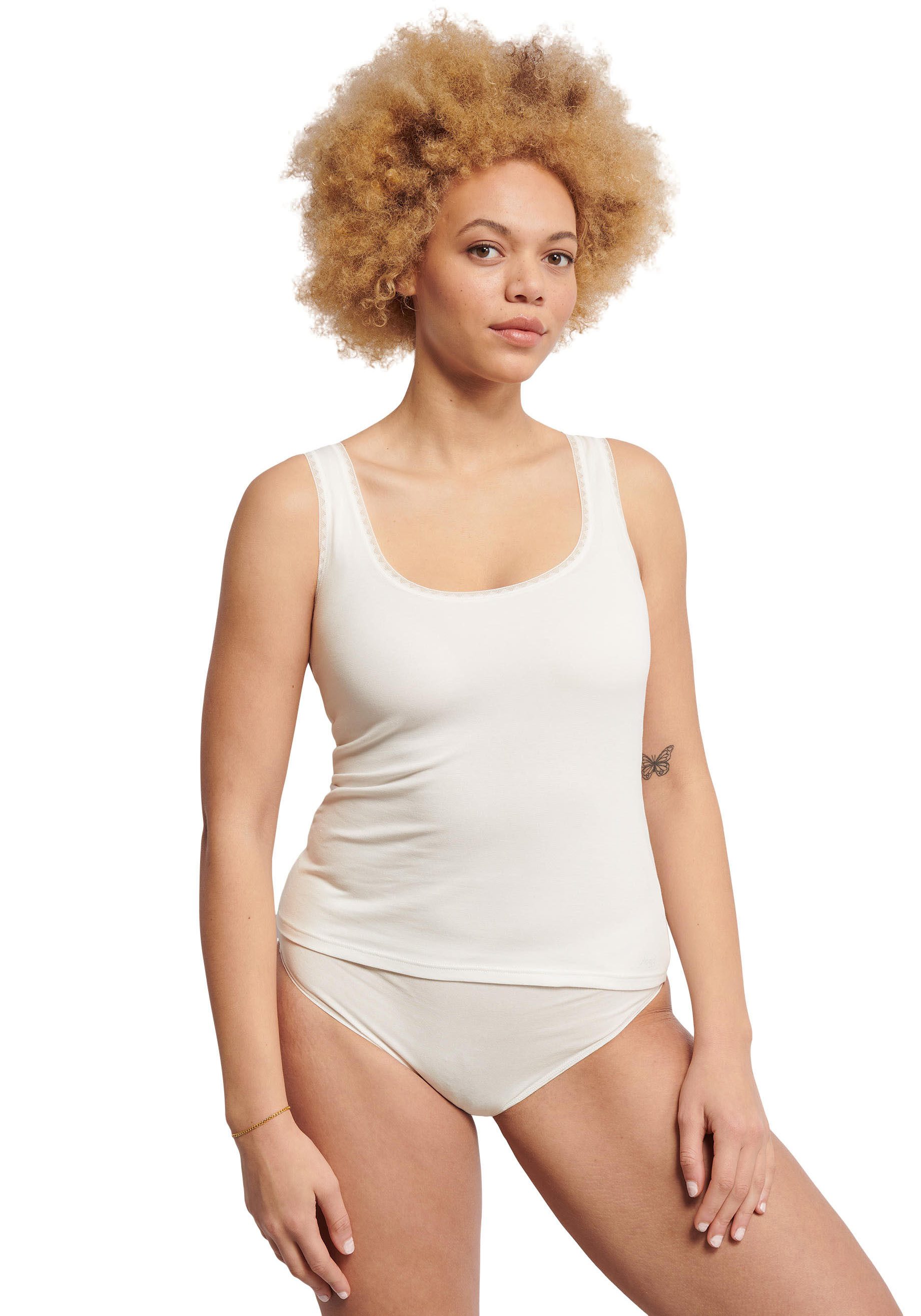 sloggi Unterhemd GO (2er Pack) zarte Spitzendetails, tiefer Rundhals-Ausschnitt, breite Träger, weich