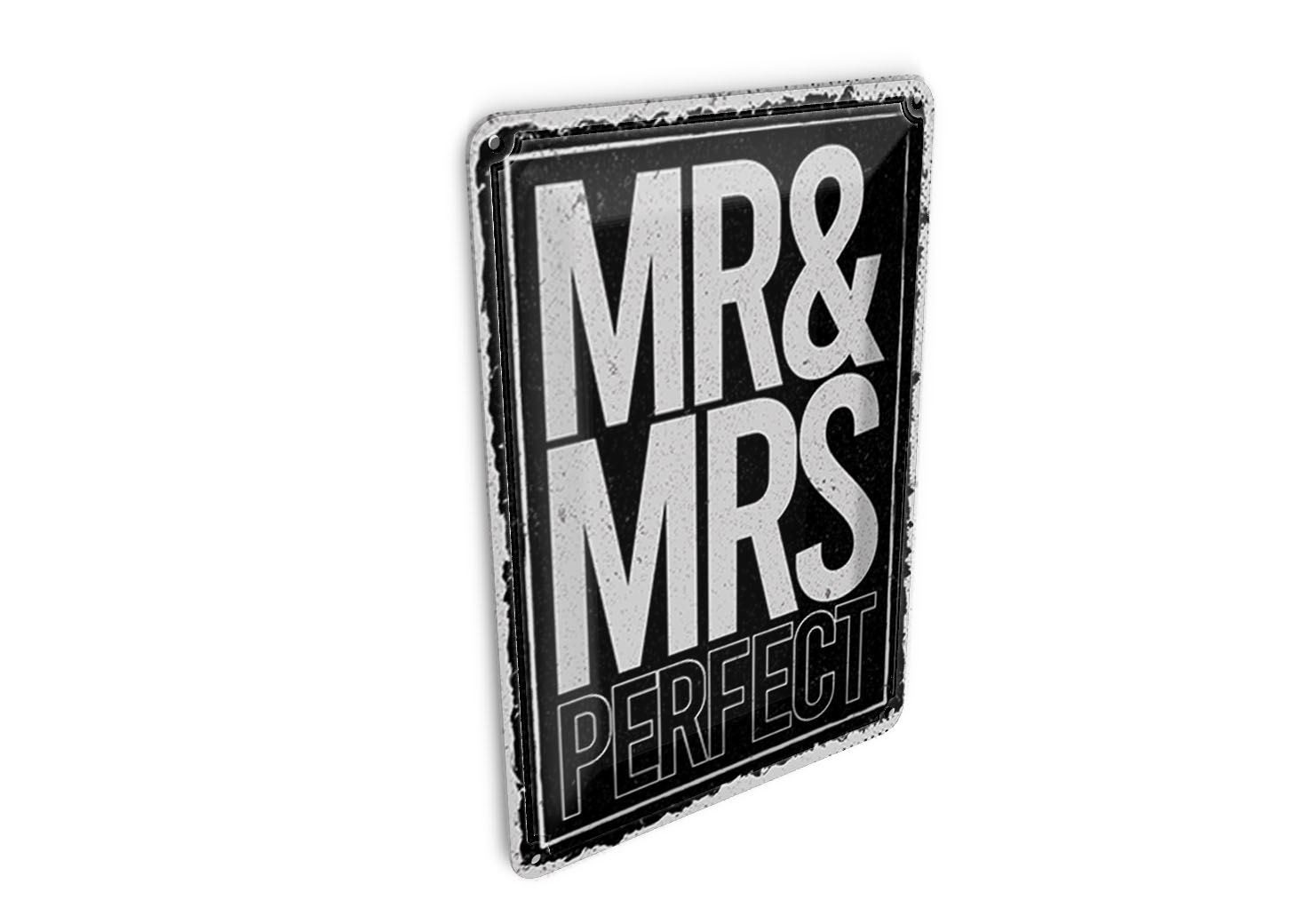 Femer GmbH Postkarte Spruch 10x14 cm Mr and Mrs perfect schwarzes Schild, unfrankiert