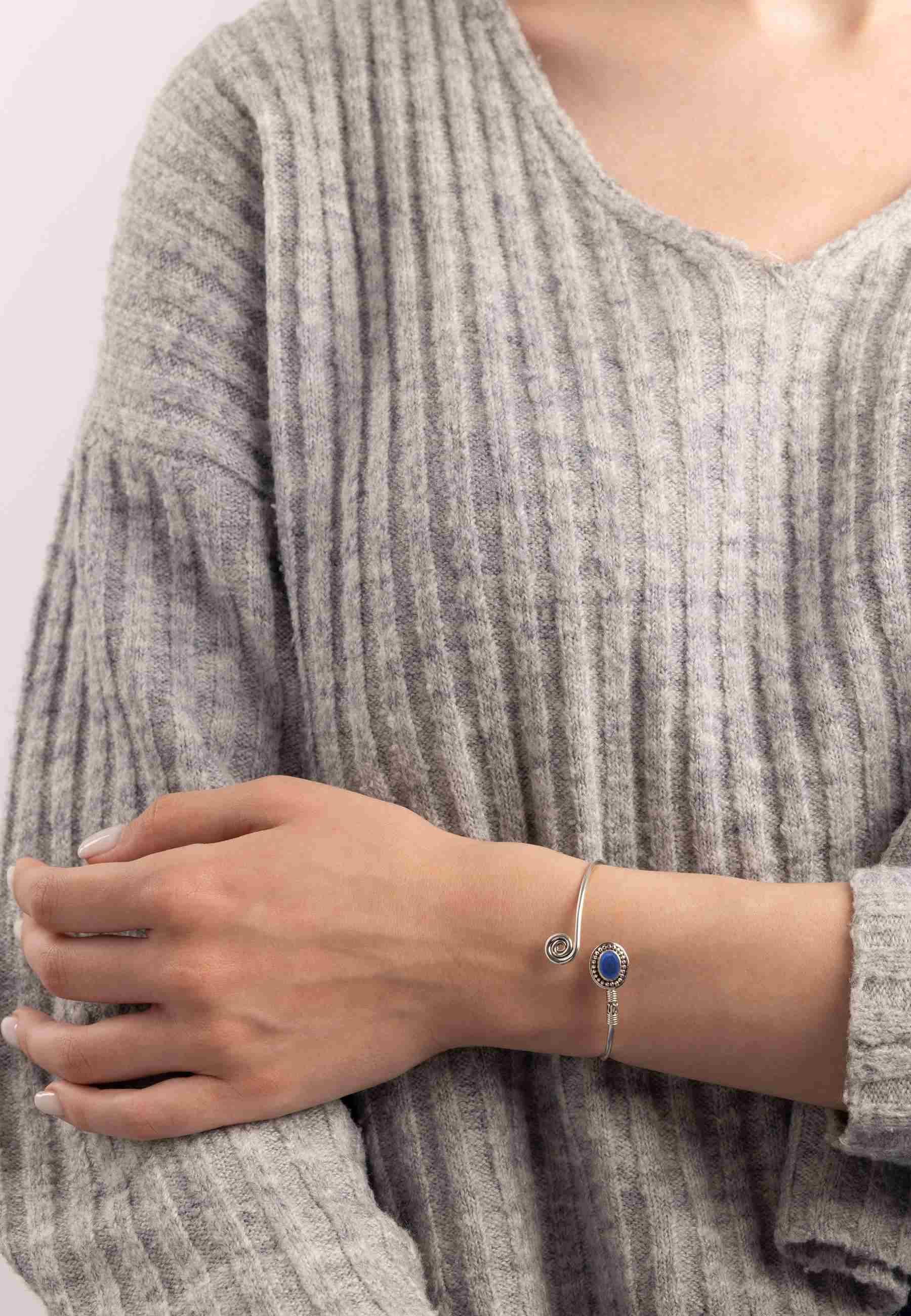 mantraroma Silberarmband BANGILI aus 925 Silber mit Lapis Lazuli (Armschmuck im Schmuckbeutel), 925 Sterling Silber Armschmuck für Damen