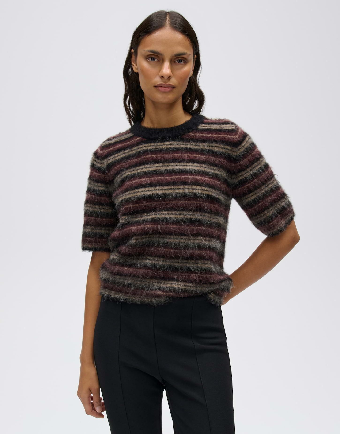 OPUS Kurzarmpullover Primoro aus weichem Strick Verkürzte Silhouette mit Halbarm und Kontrastbündchen