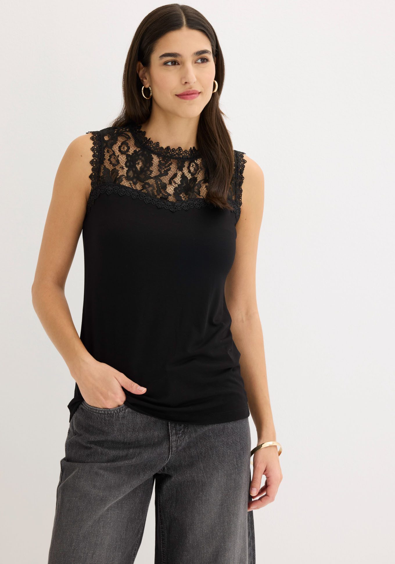 bonprix Shirttop (1-tlg) körperbetont, mit Spitzendetails, raffinierter Rückenverschluss
