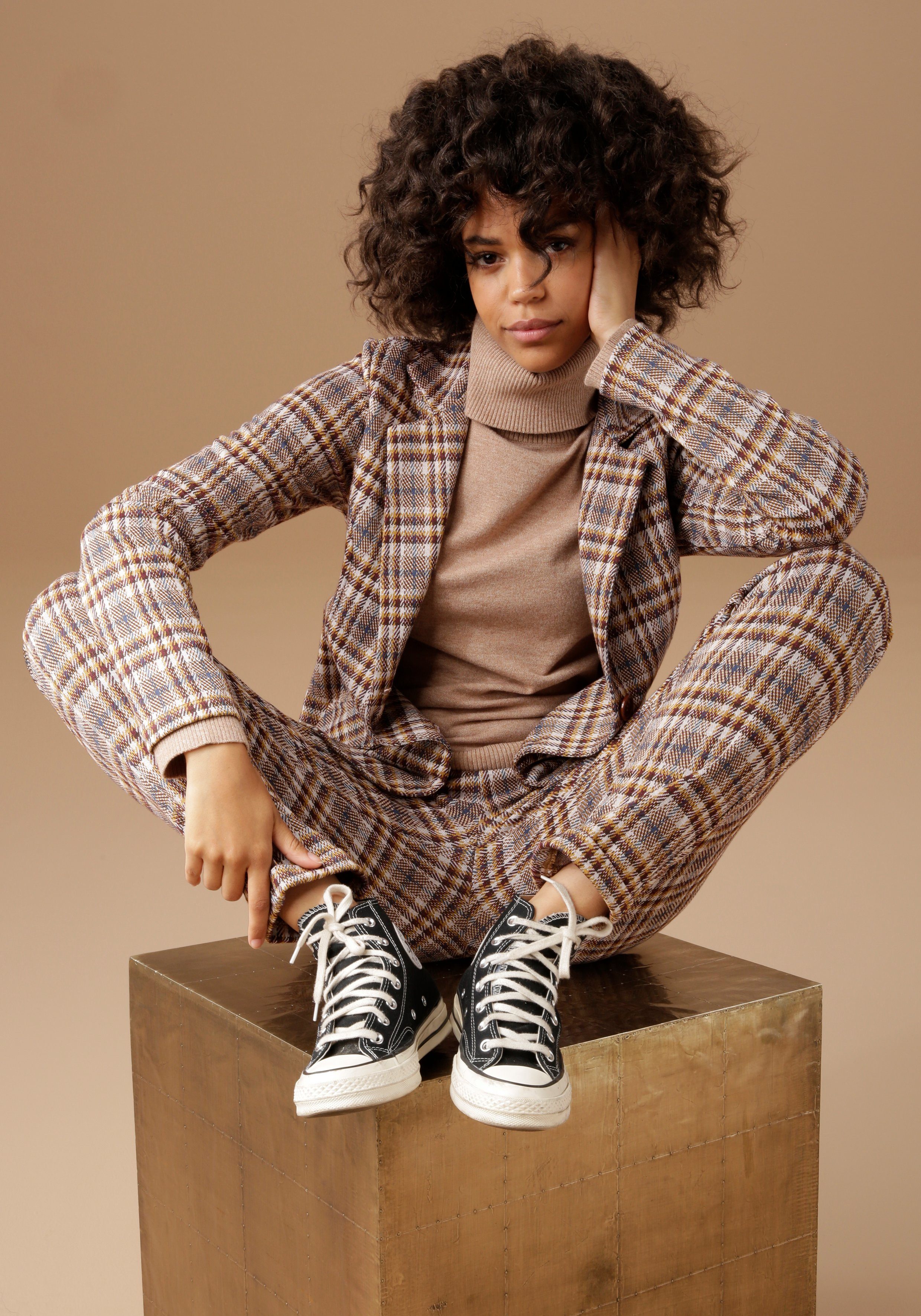 Aniston CASUAL sweat blazer in a trendy checked design