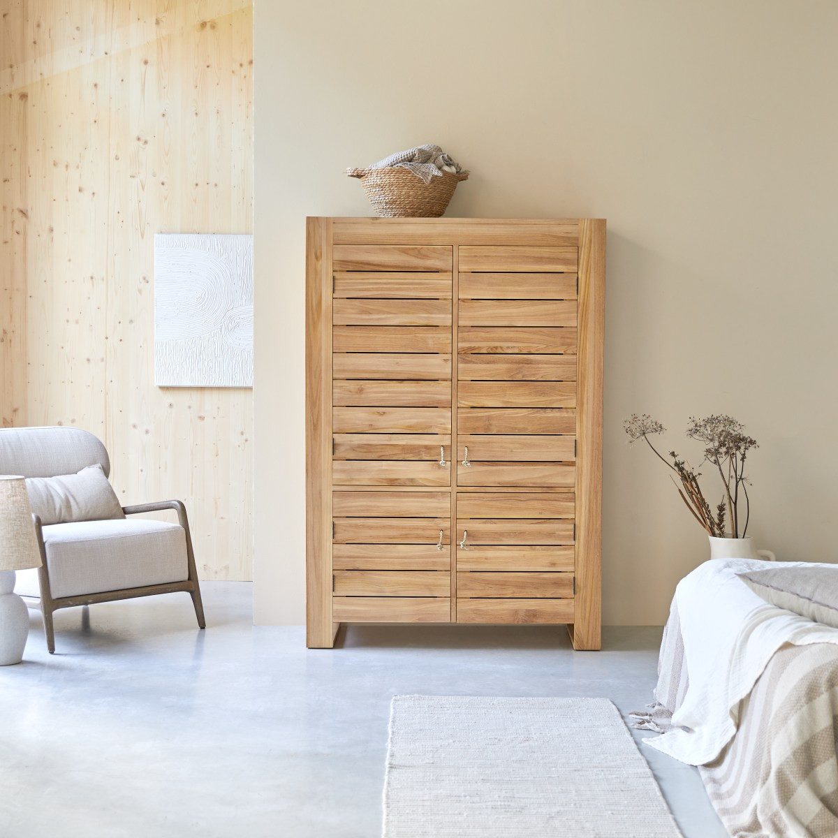 Tikamoon Garderobenschrank Schrank Schlafzimmer aus massivem Teak 160 cm vier Türen