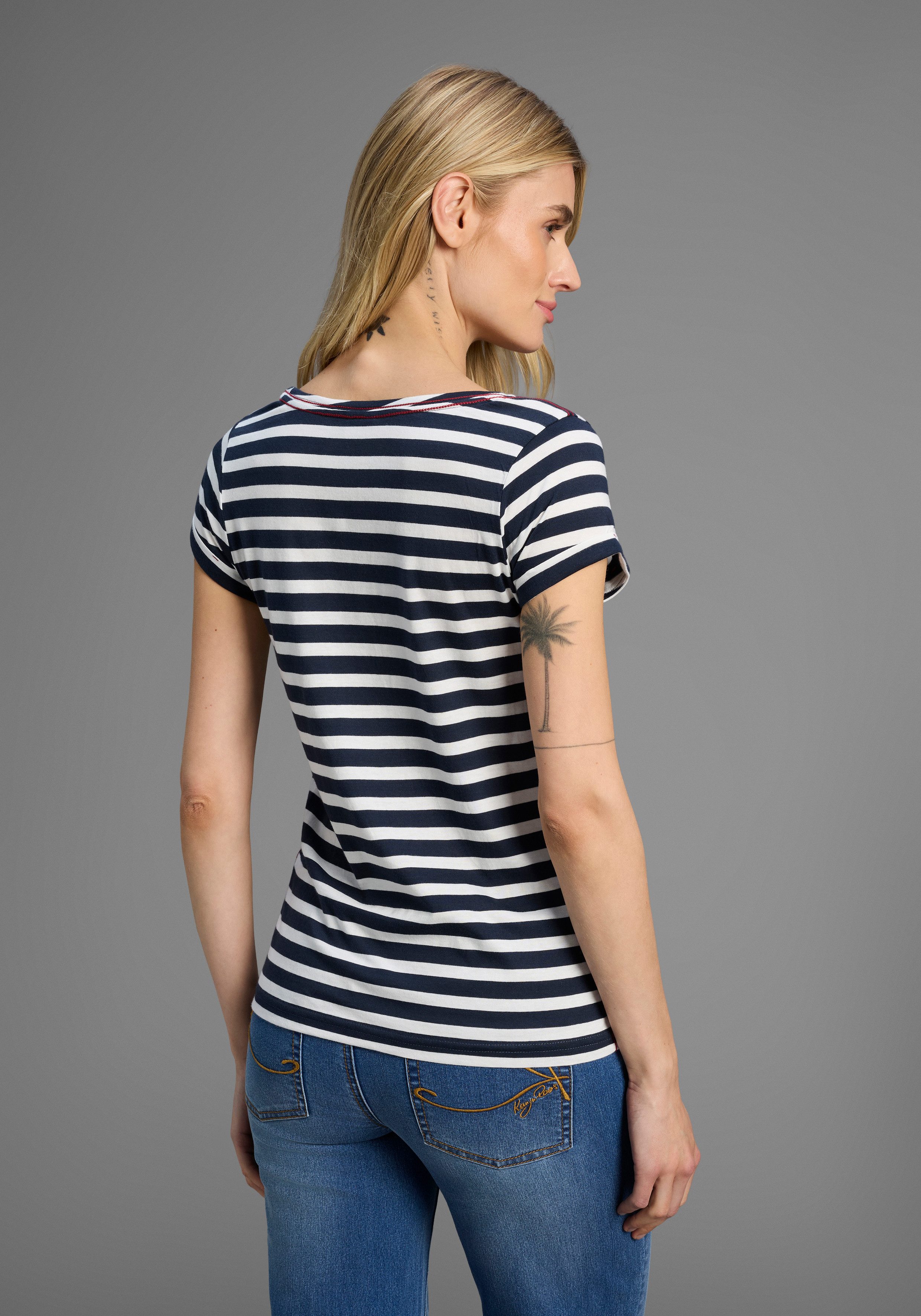 KangaROOS Print-Shirt Kurzarm, figurbetonter Schnitt, mit Metallic-Print