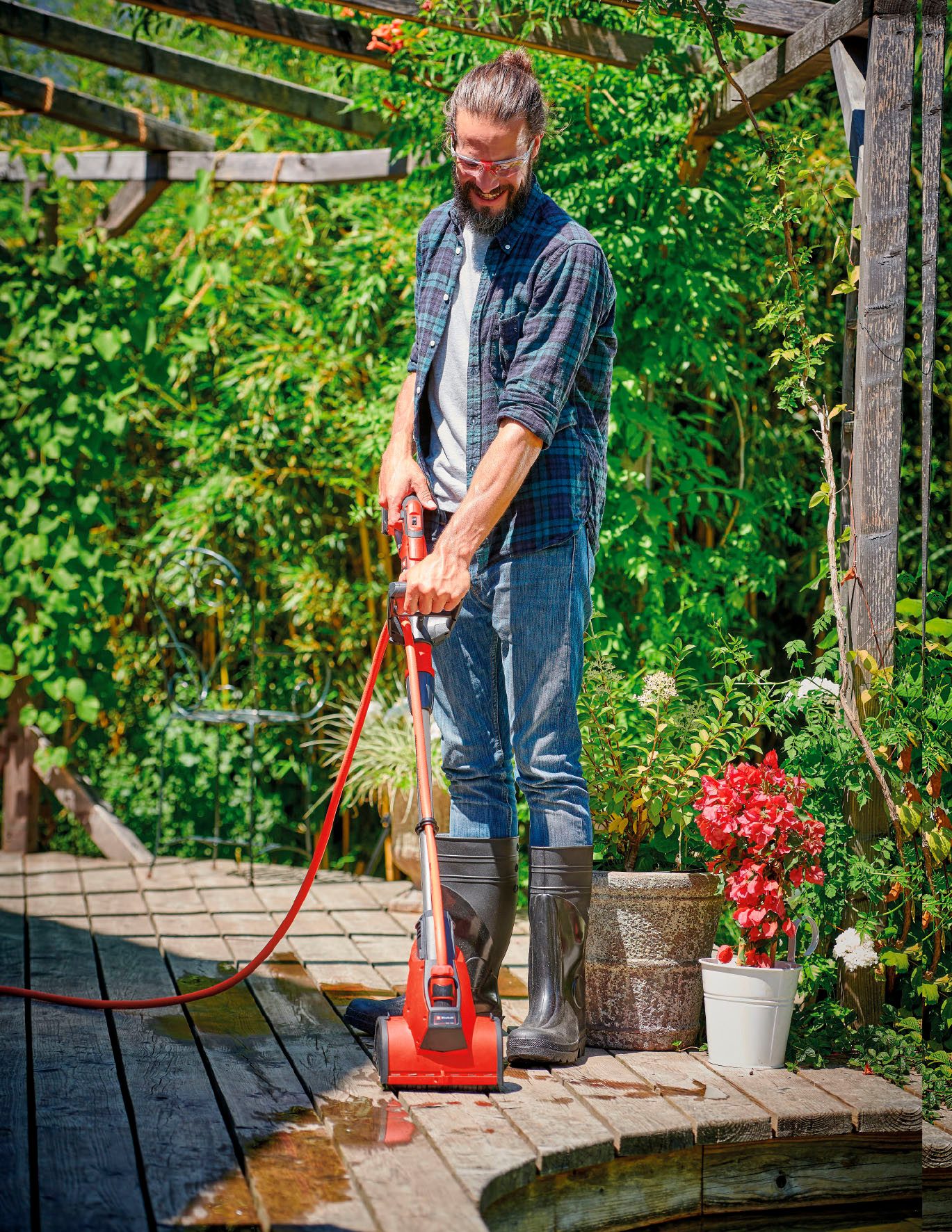 Einhell Akku-Oberflächenbürste PICOBELLA 18/215, 21,5 cm Arbeitsbreite, integrierter Schlauchanschluss, ohne Akku und Ladegerät – Bild 2 von 5