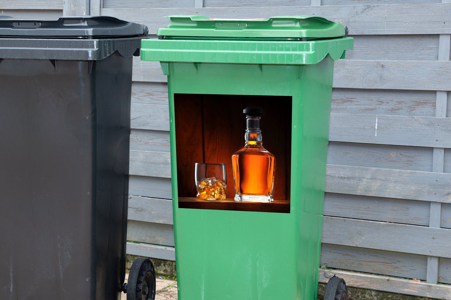 Mülleimer-aufkleber, - Flasche St), MuchoWow (1 Karaffe Wandsticker Container, Abfalbehälter Mülltonne, - Sticker, Whiskey