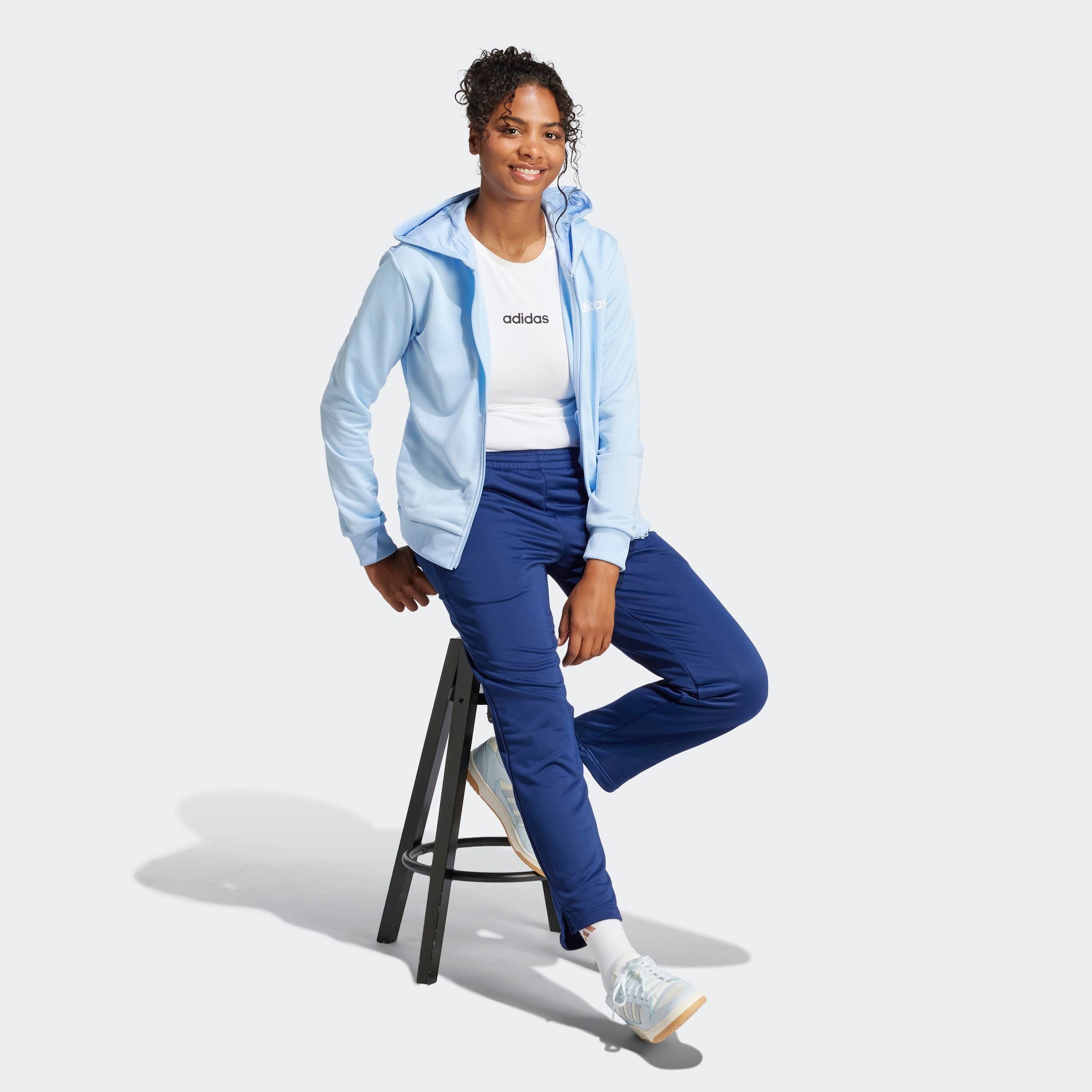 adidas Sportswear Trainingsanzug W LINEAR TS (2-tlg), zweiteiliges Set, für Laufen, aus Polyester, mit Rippbündchen