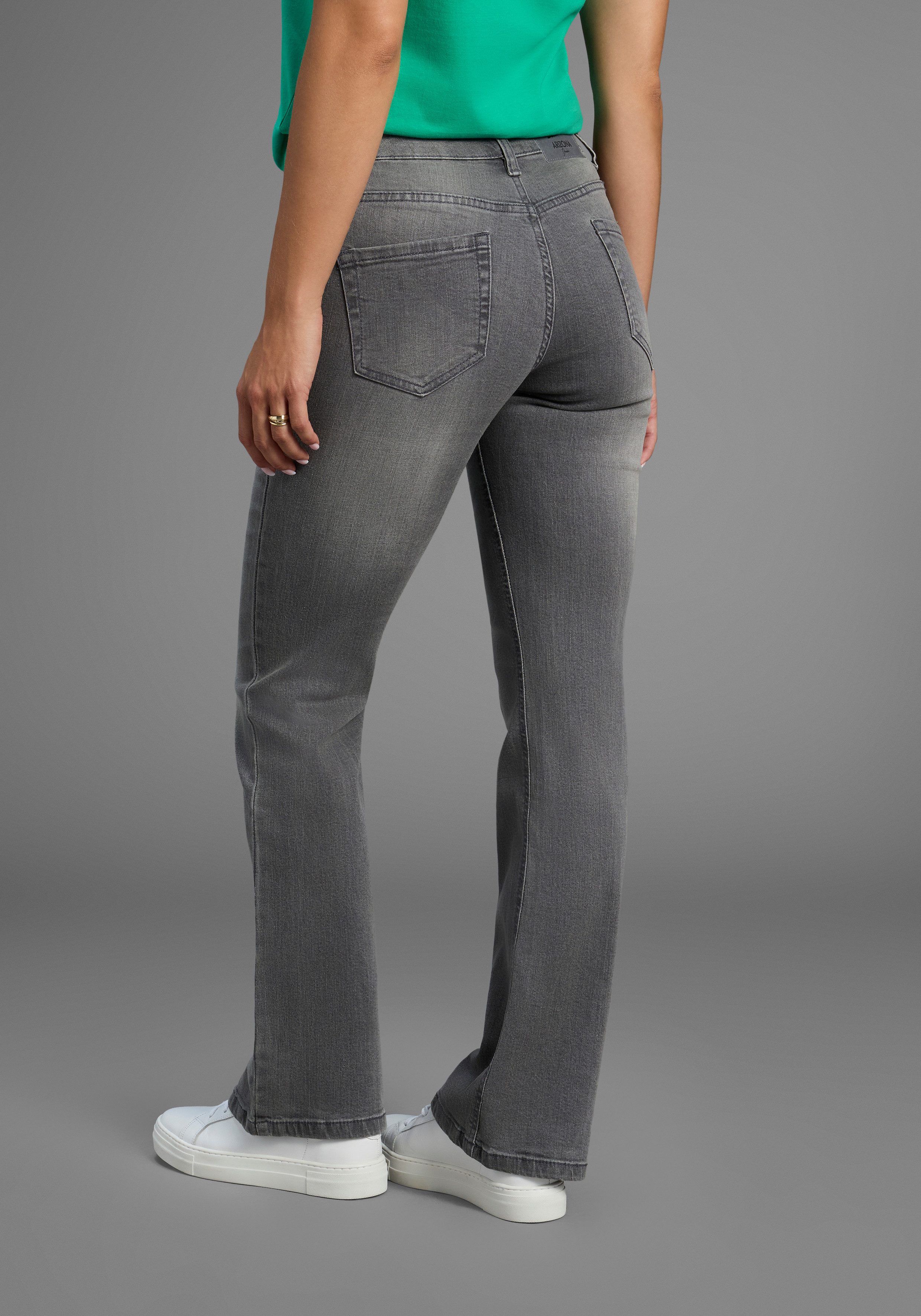 Arizona Bootcut-Jeans Bund mit seitlichem Gummizugeinsatz hohe Leibhöhe, Bootcut, mit Stretch, klassischer 5-Pocket-Style