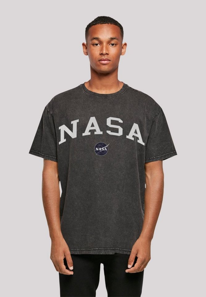 F4NT4STIC T-Shirt NASA Collegiate Logo Print, Das Model ist 180 cm groß und  trägt Größe M